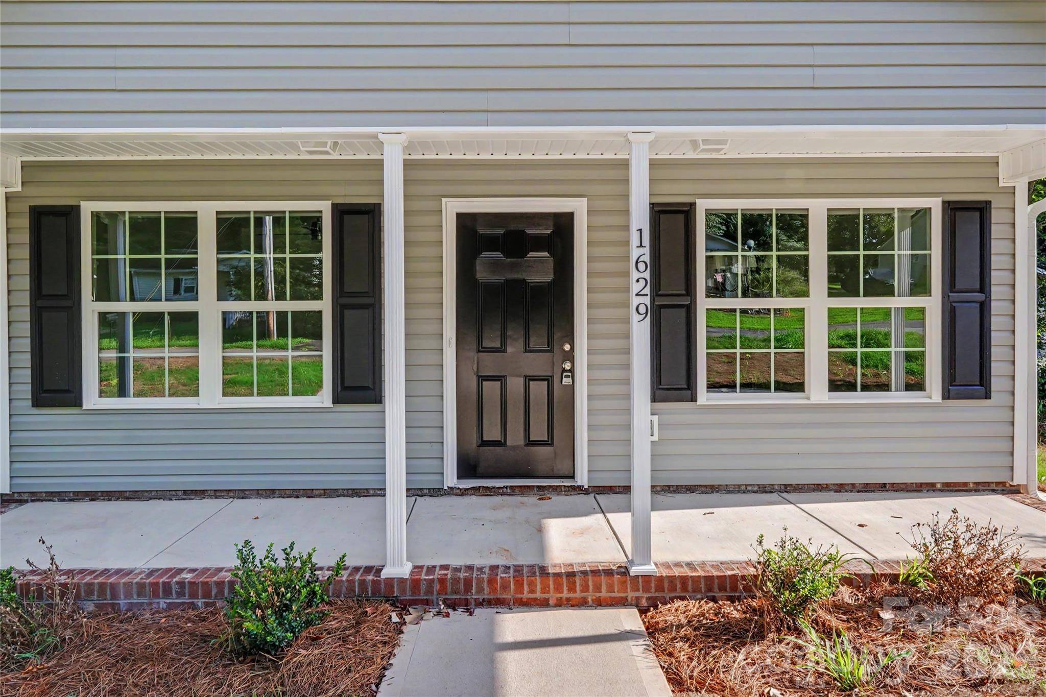 1629 Pineburr LN, Rock Hill, SC 29730