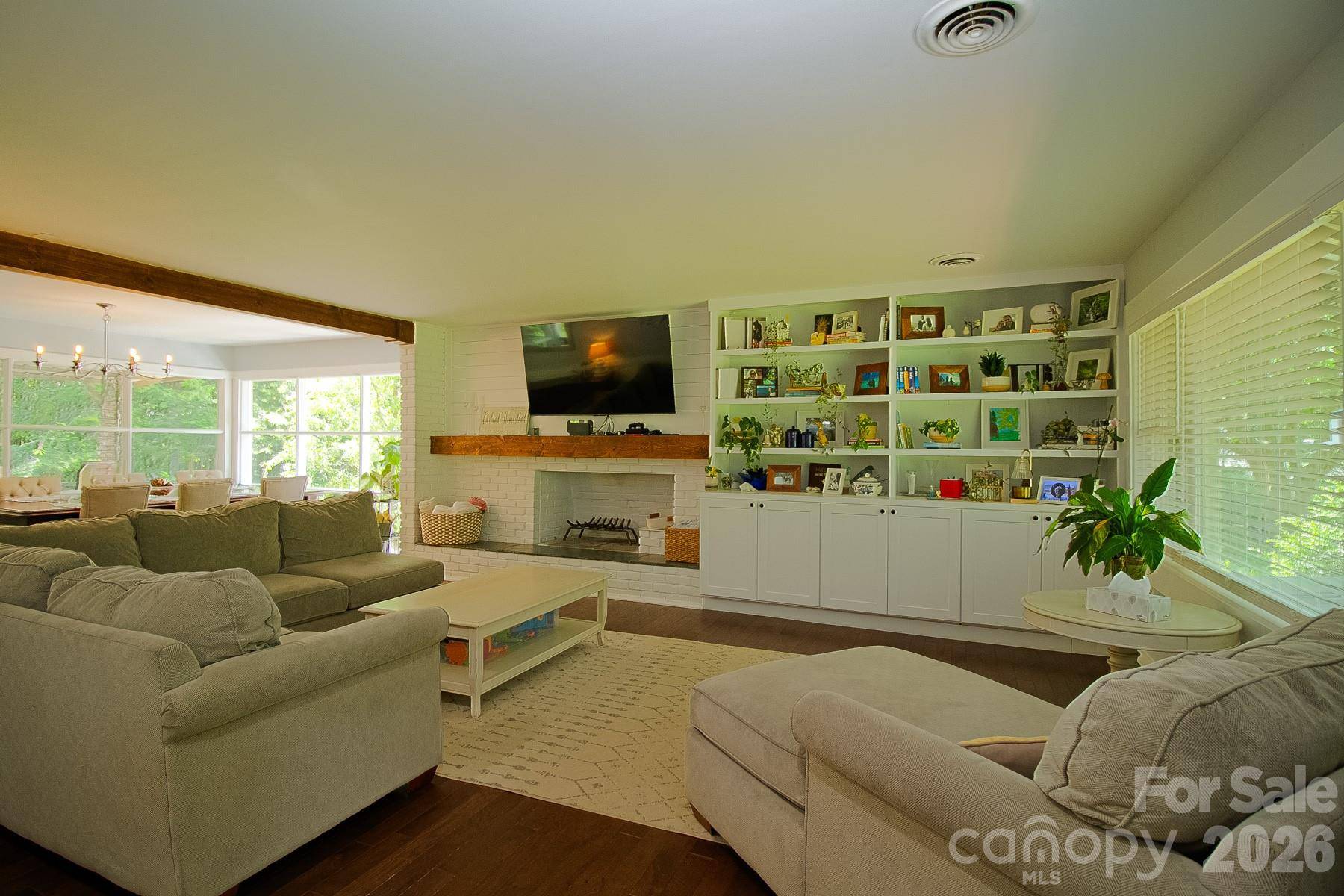 36 Clarendon RD, Asheville, NC 28806