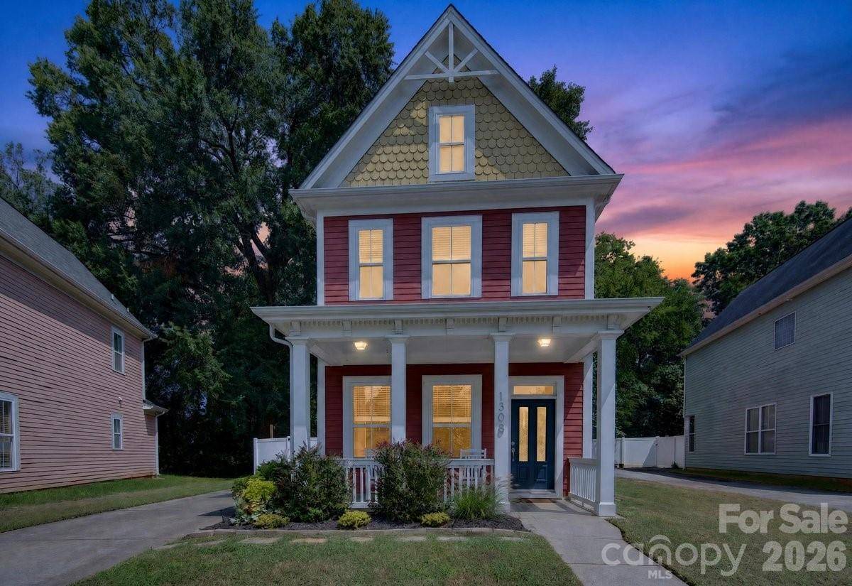 1308 Rising Oak DR, Charlotte, NC 28206