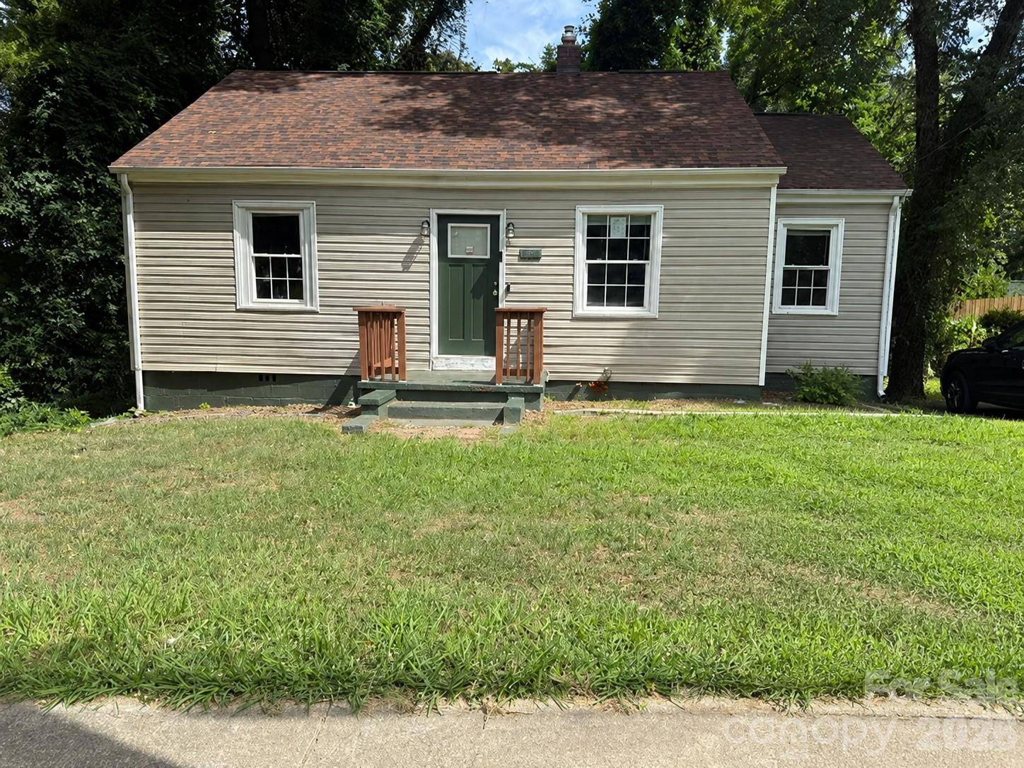 826 W Davidson AVE, Gastonia, NC 28052