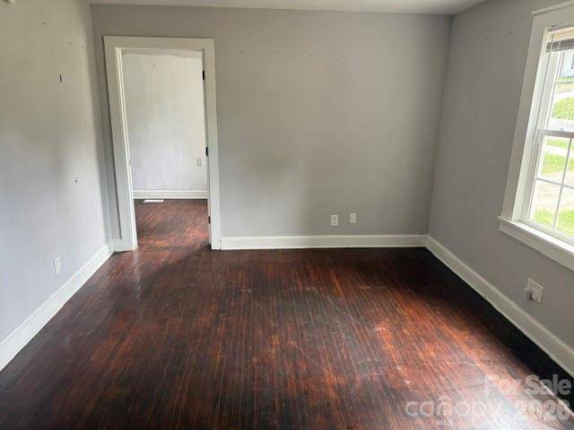 826 W Davidson AVE, Gastonia, NC 28052