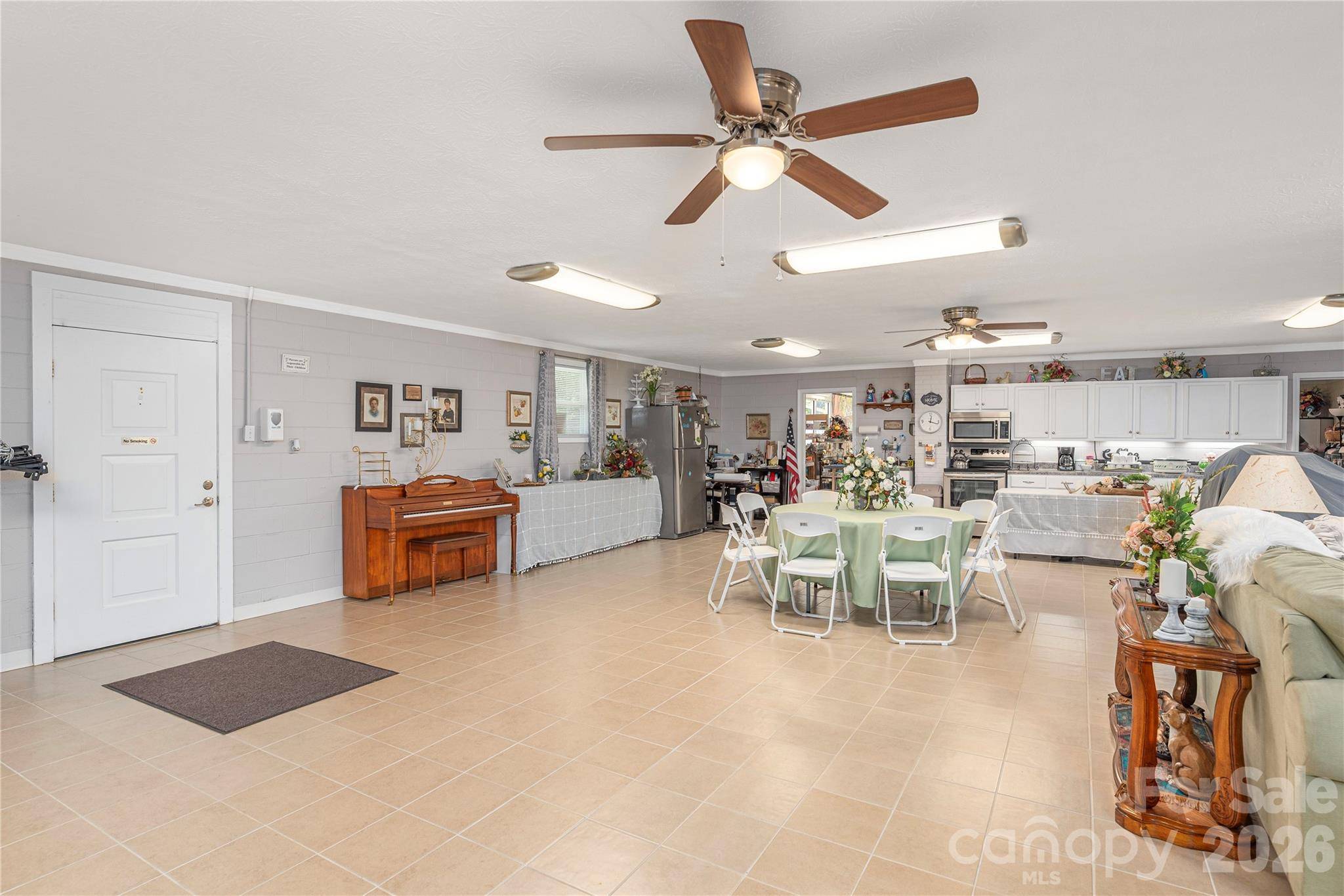 702 Love Joy RD, Canton, NC 28716