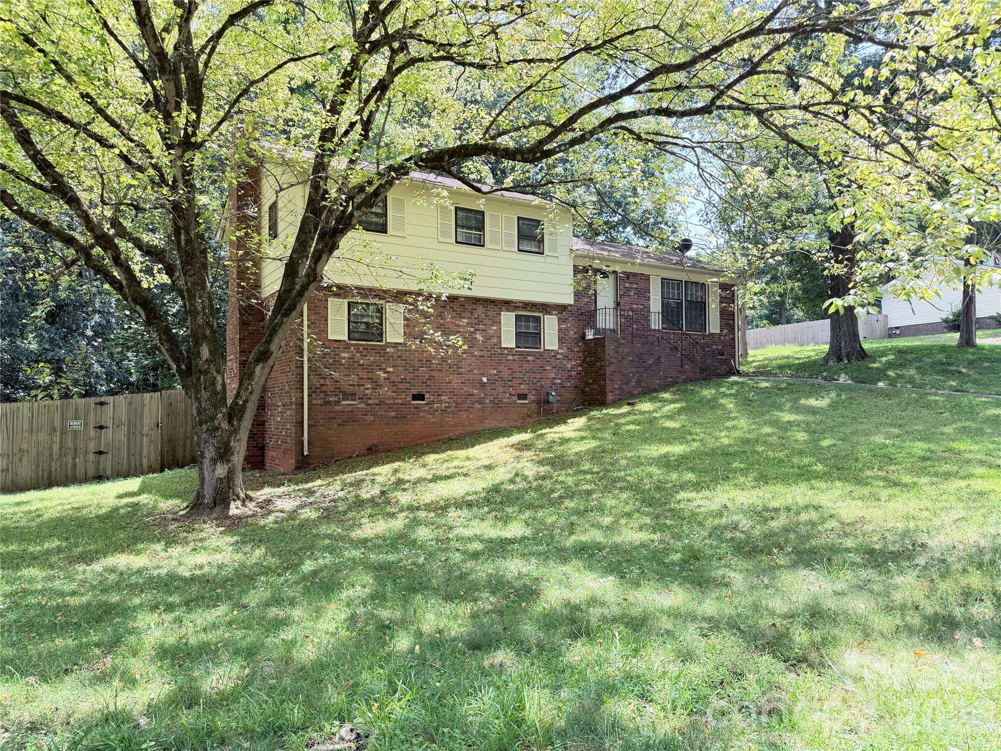 931 Pineborough RD, Charlotte, NC 28212