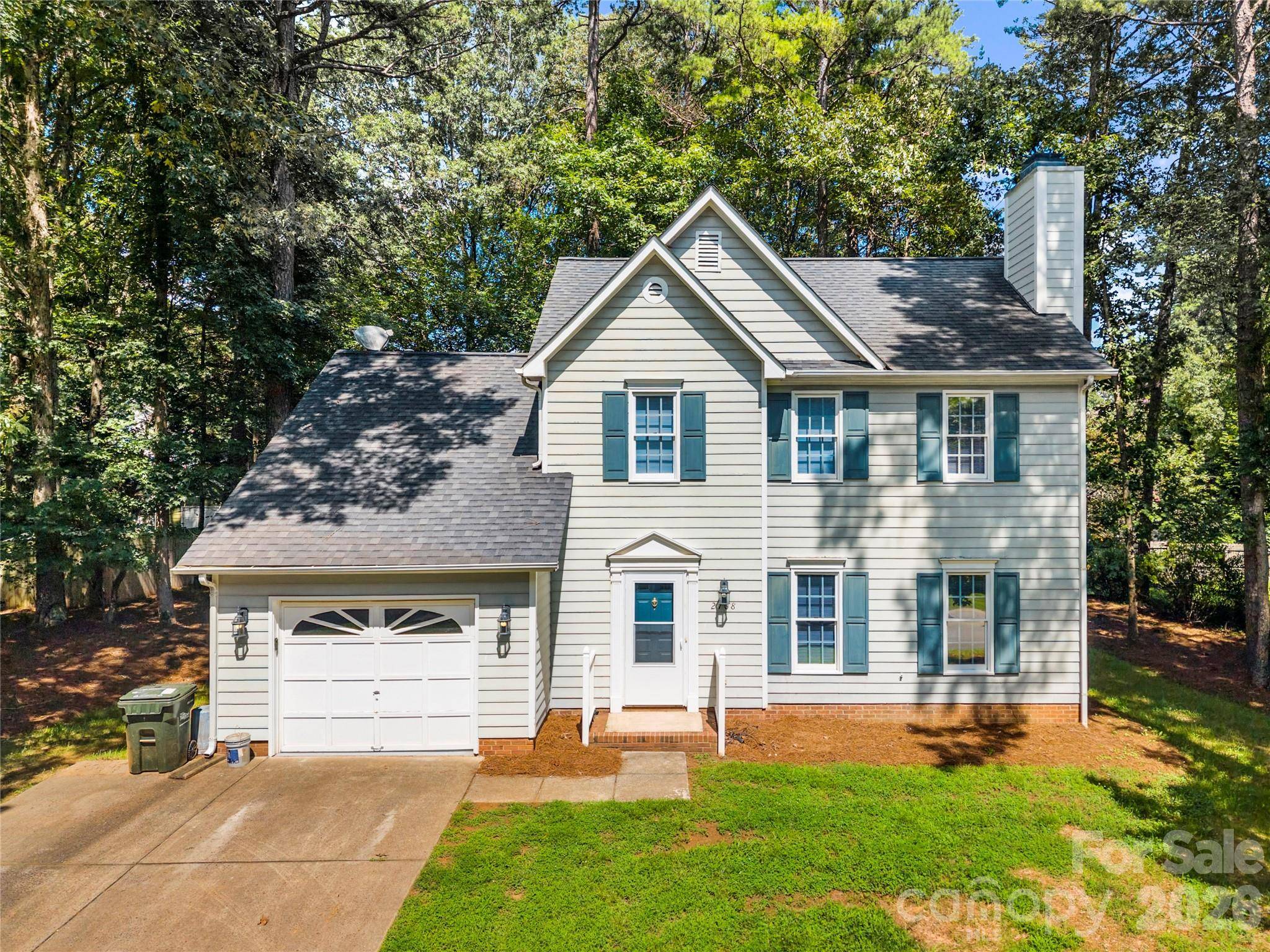 2708 Kirkholm DR, Matthews, NC 28105