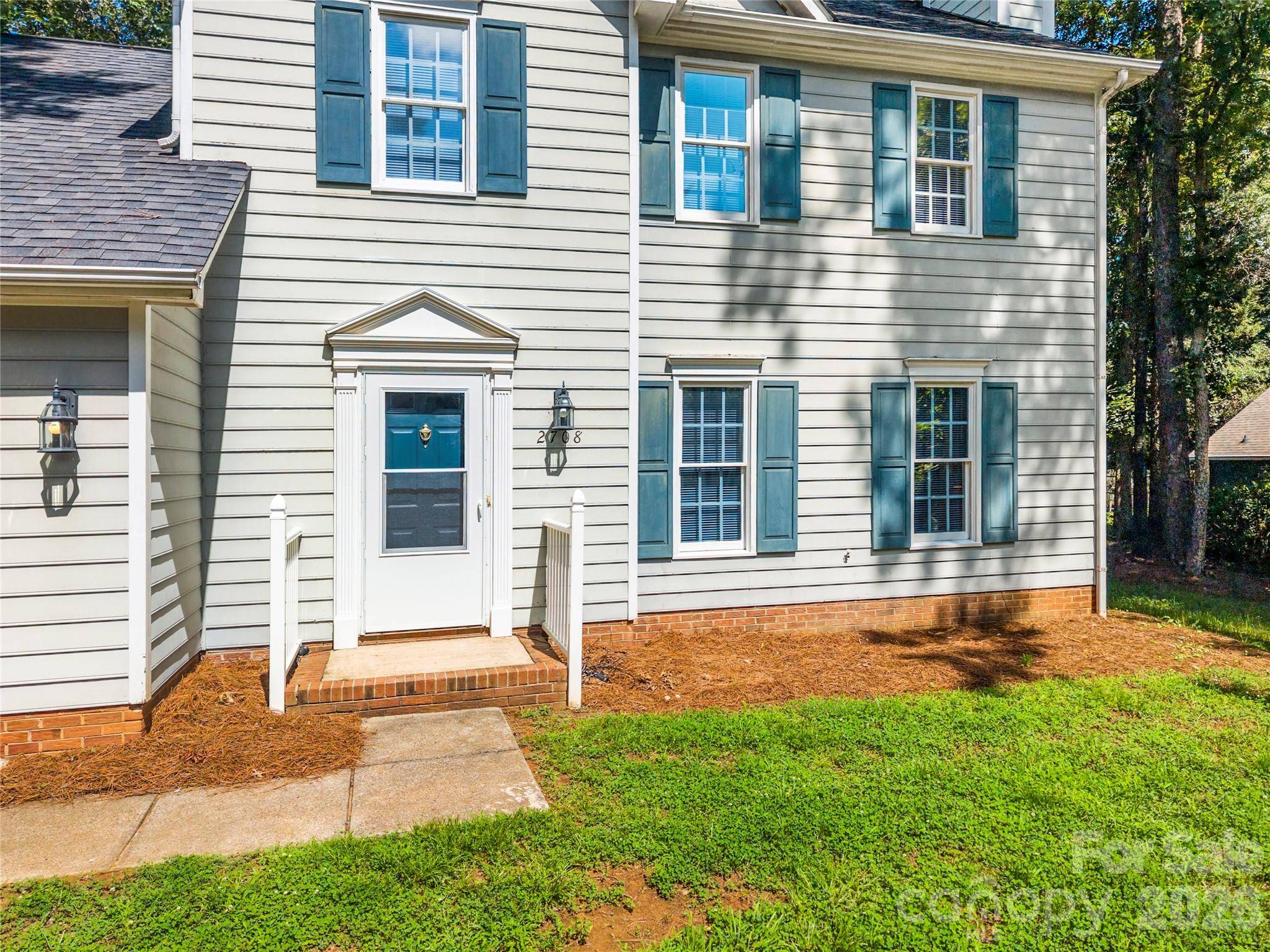 2708 Kirkholm DR, Matthews, NC 28105