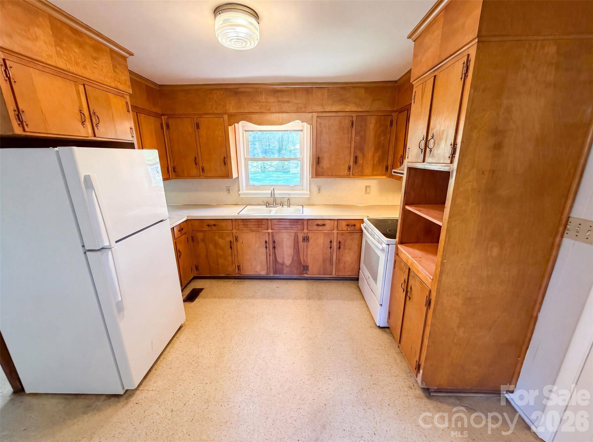 8901 Hood RD, Charlotte, NC 28215