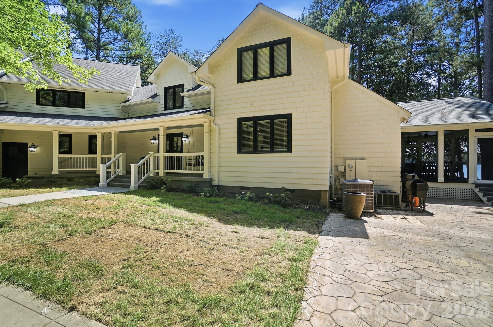 9265 Belle Pines CT, Sherrills Ford, NC 28673