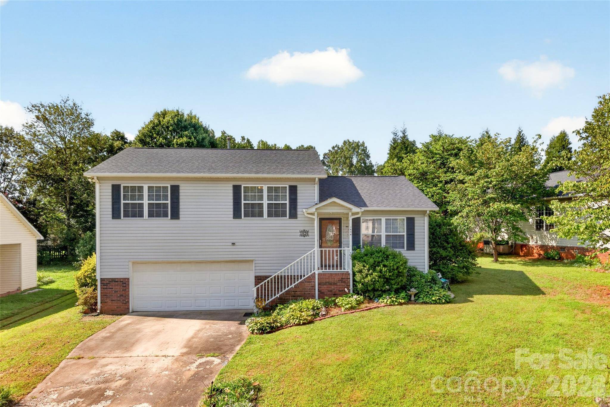 1820 Hampshire DR, Salisbury, NC 28146