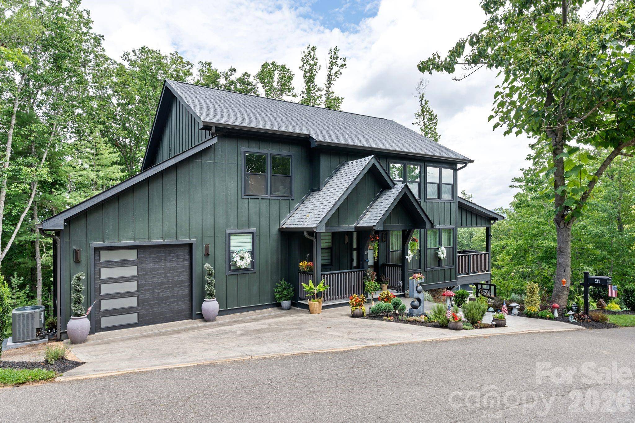 49 Timber Moss DR, Asheville, NC 28804