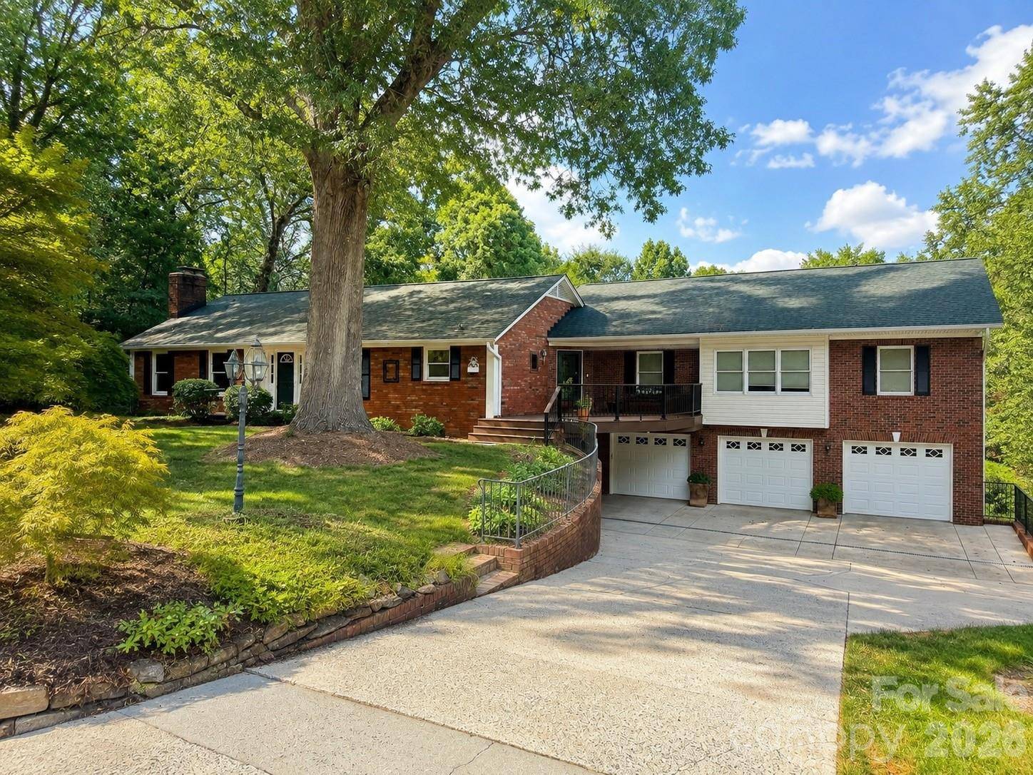 250 36th AVE NW, Hickory, NC 28601