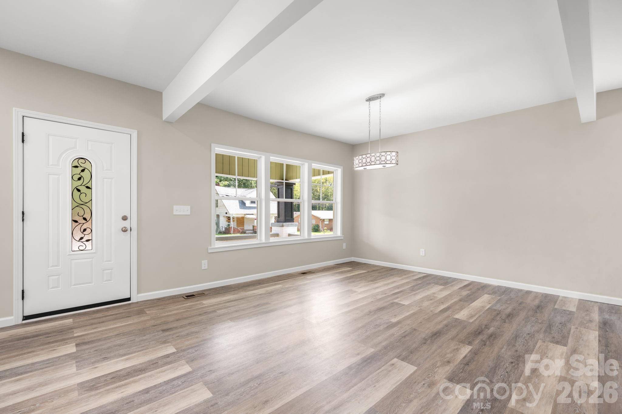 242 8th Avenue DR SW, Hickory, NC 28602