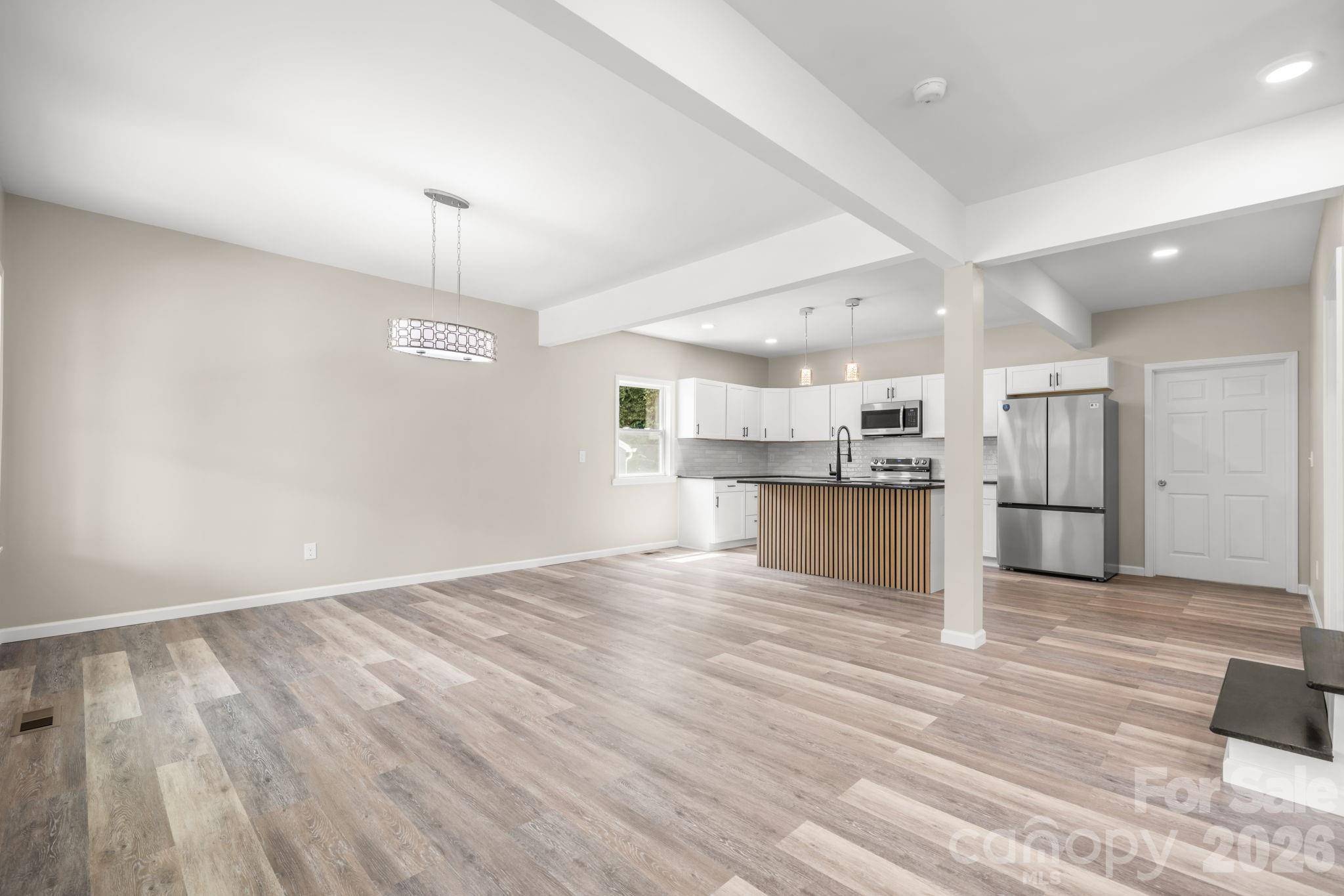 242 8th Avenue DR SW, Hickory, NC 28602