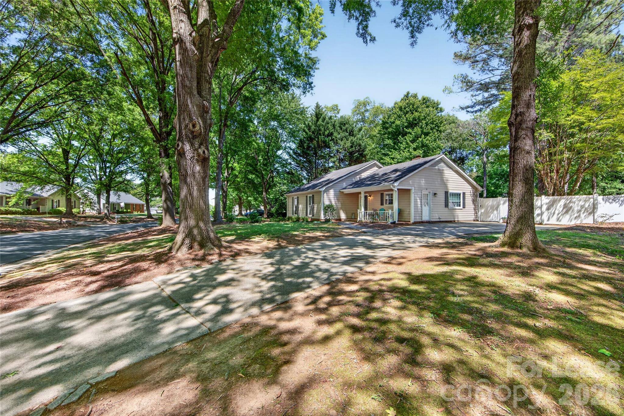 9131 Glisson CT, Charlotte, NC 28210