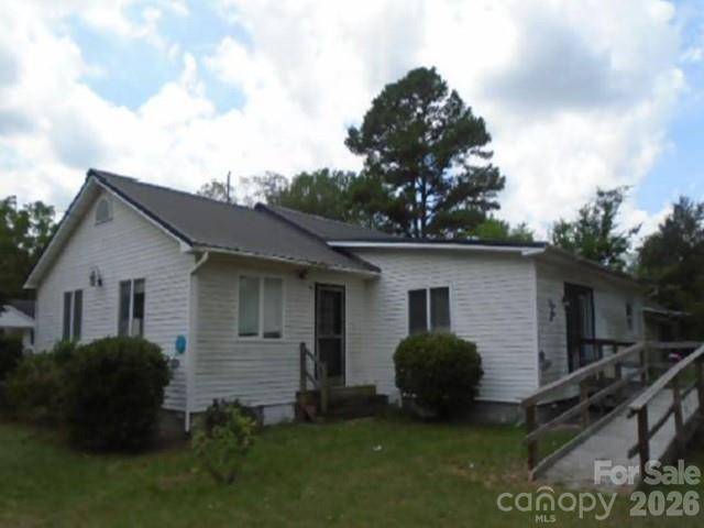 512 E Vance ST, Laurinburg, NC 28352