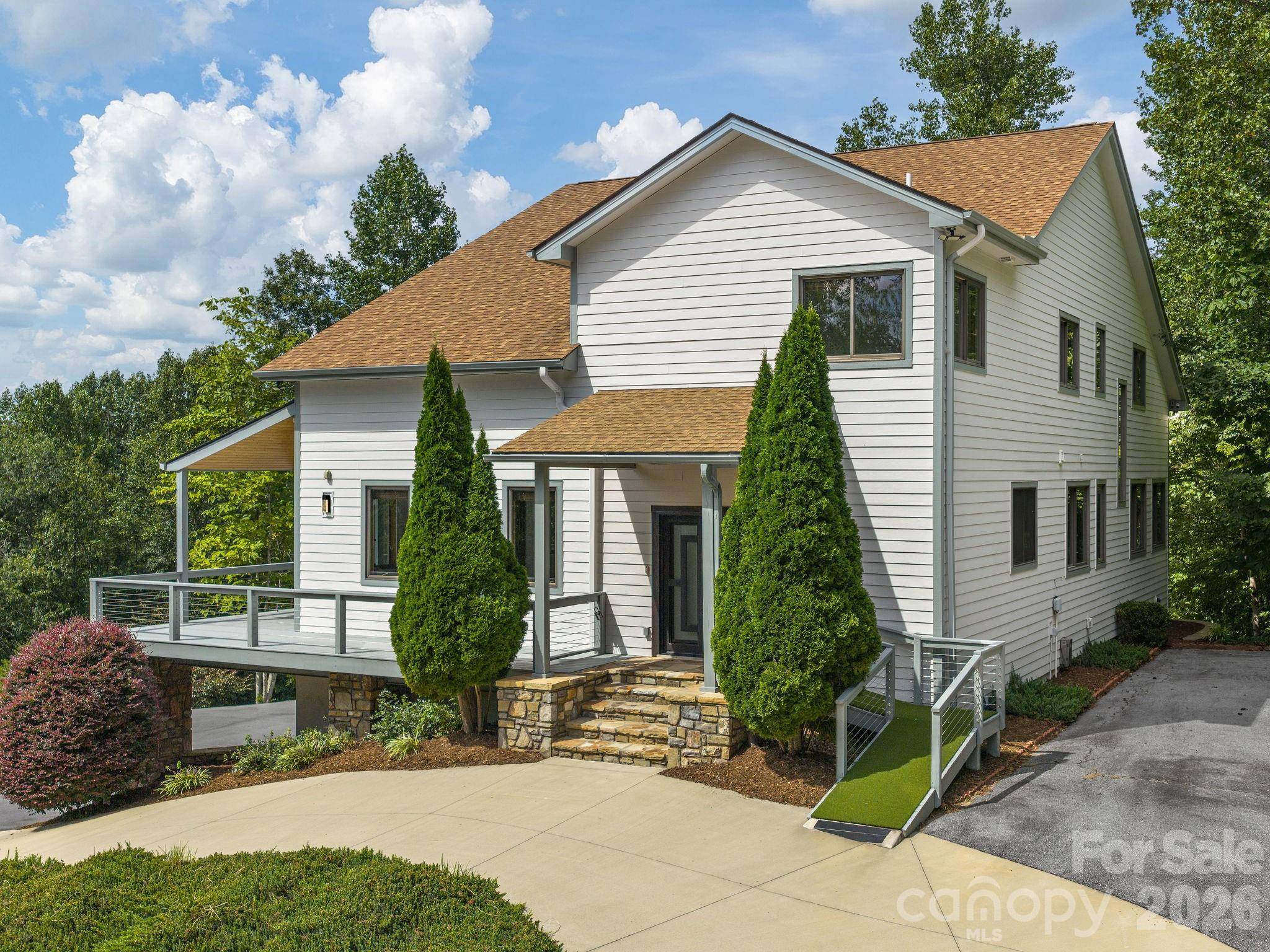 248 Wisdom Cove RD, Flat Rock, NC 28731