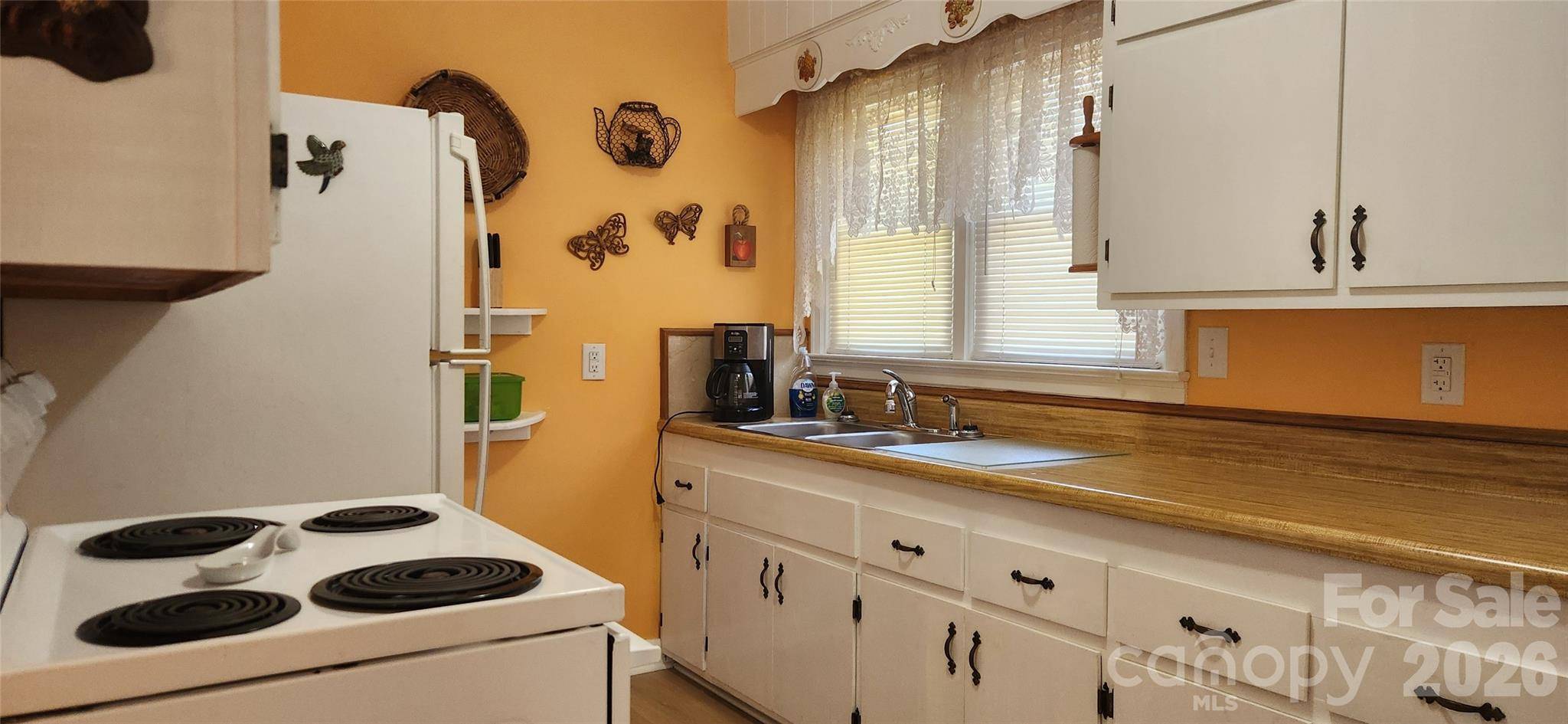 214 Governors View RD, Asheville, NC 28805