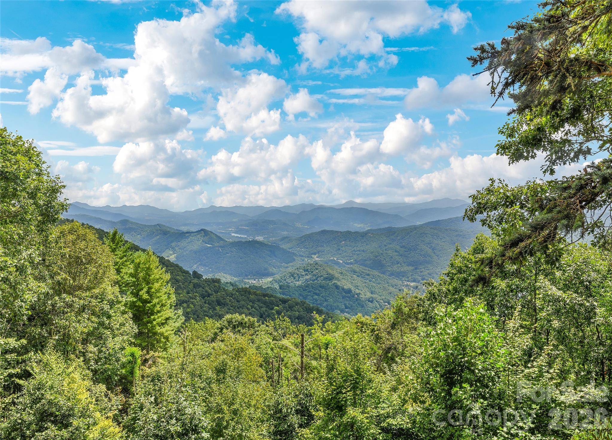 350 Quail Ridge DR, Maggie Valley, NC 28751