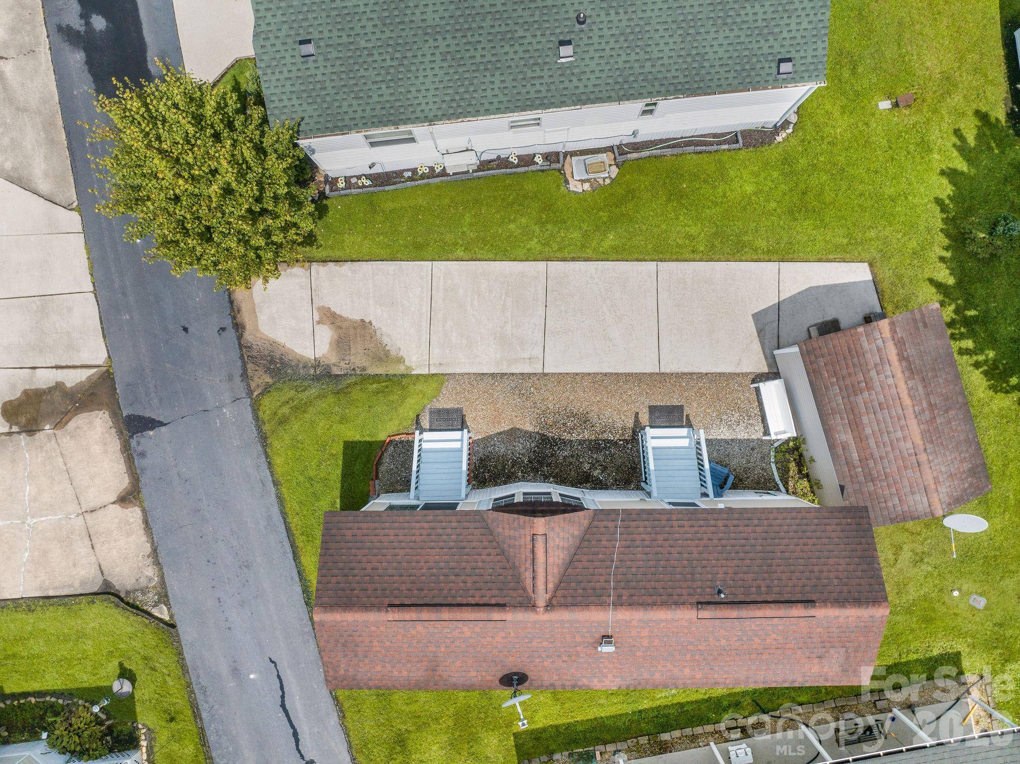 53 Strollers LN, Waynesville, NC 28785