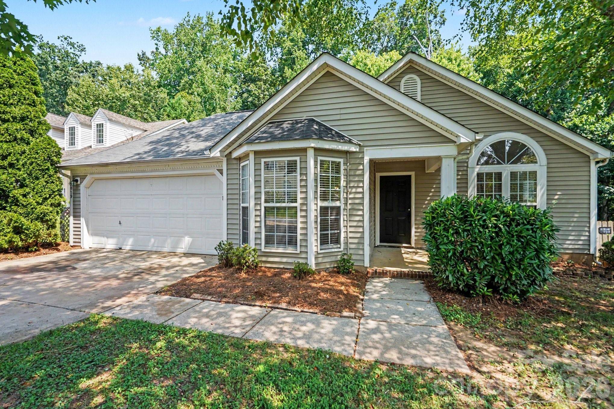9819 Veronica DR, Charlotte, NC 28215