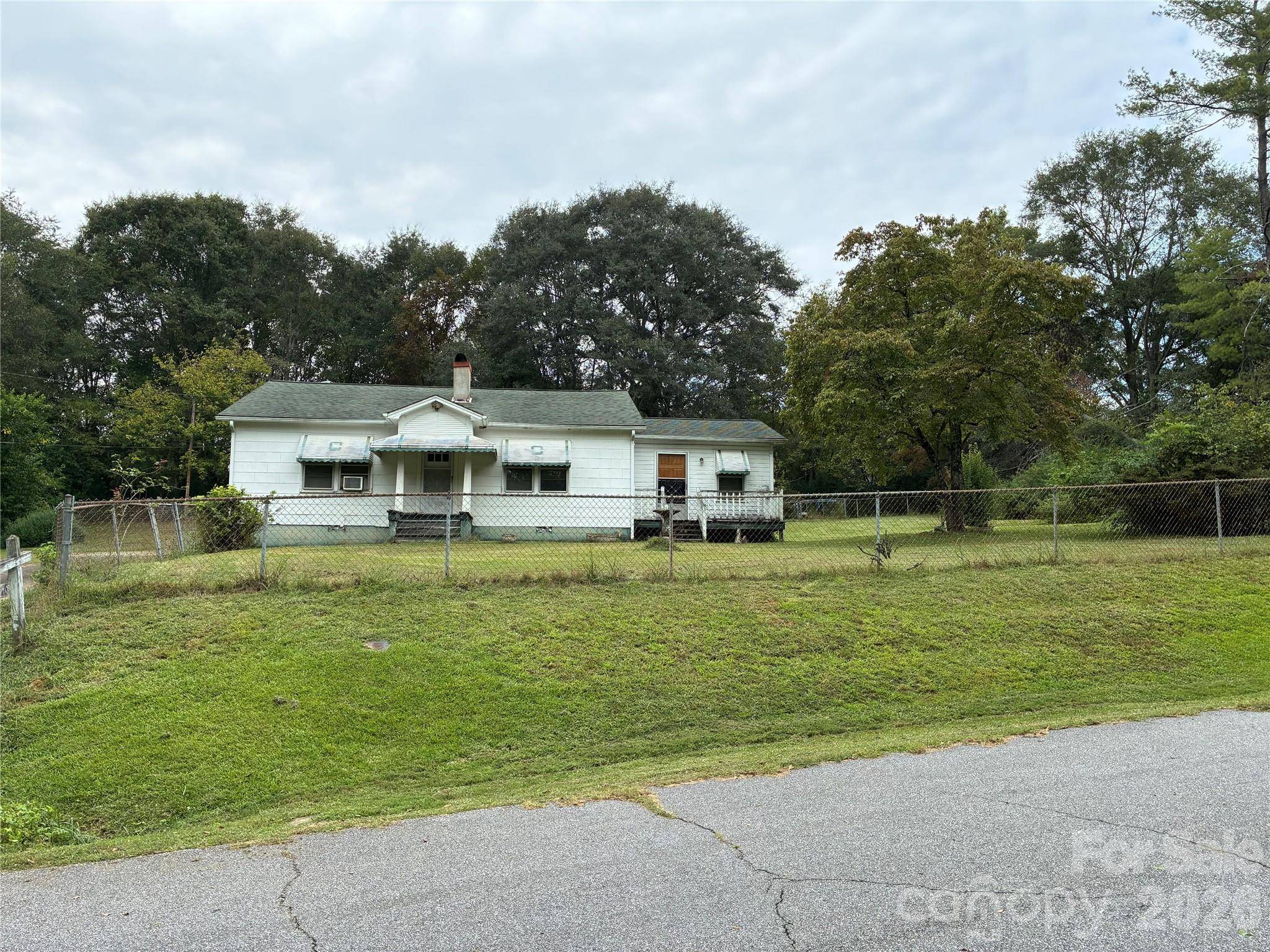 206 Railroad ST, Mooresboro, NC 28114