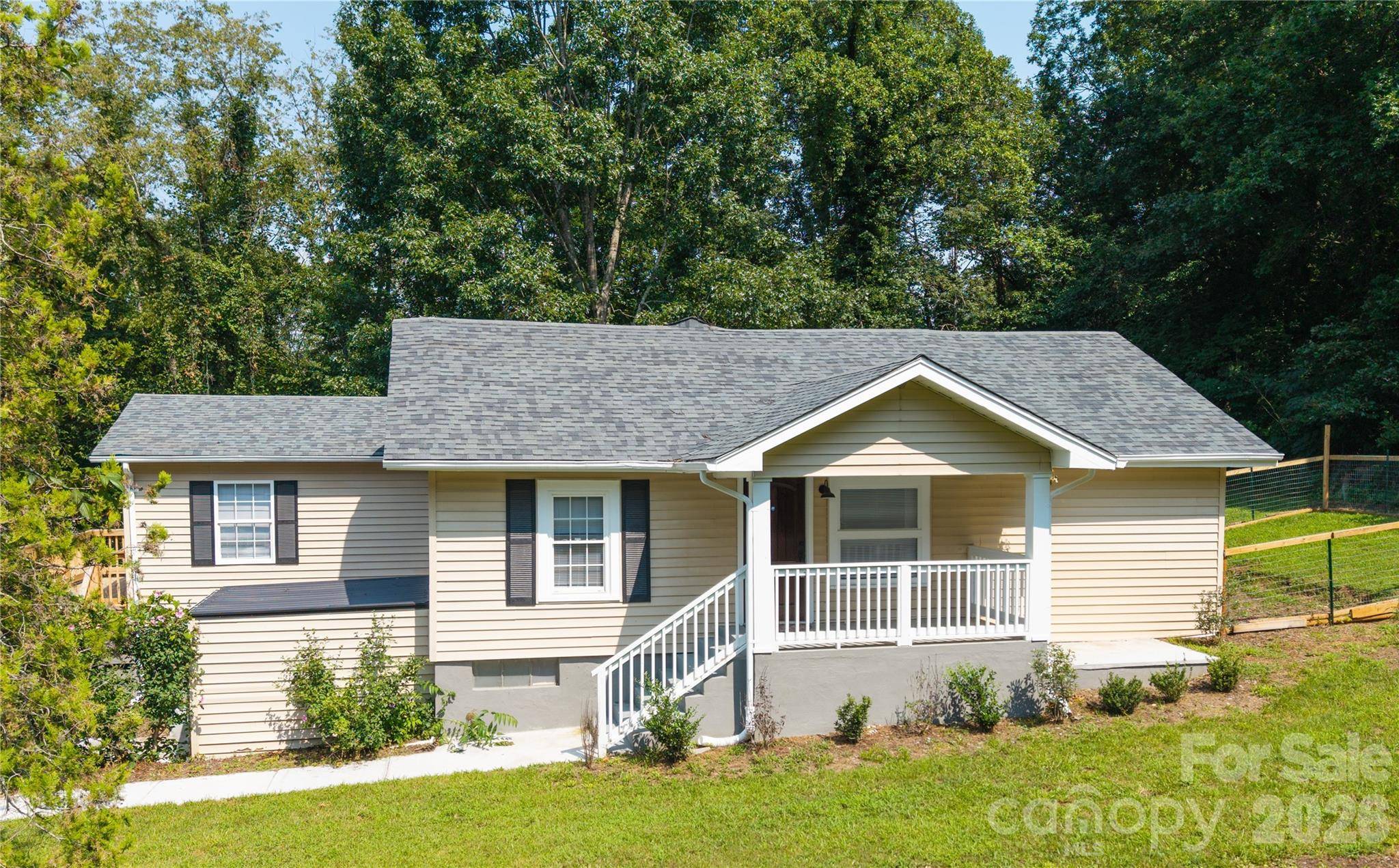 1240 Piedmont DR NW, Lenoir, NC 28645