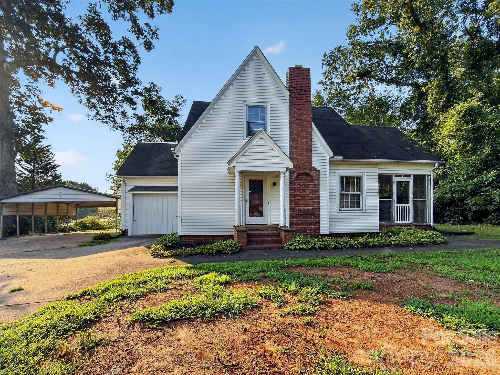 110 N Academy ST, Mooresboro, NC 28114