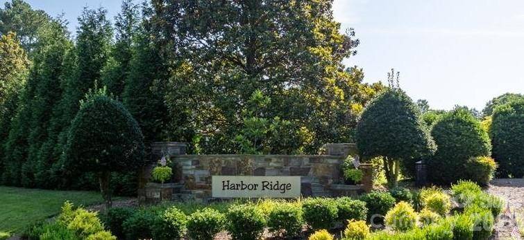 200 Pier Point DR, Connelly Springs, NC 28612