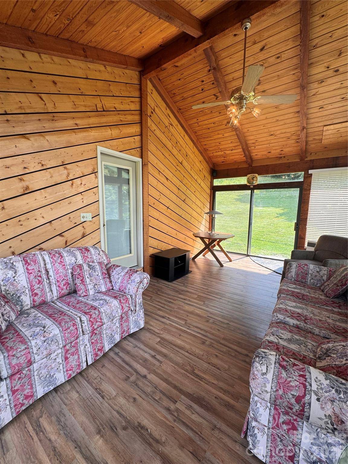 189 Old NC 181 HWY, Newland, NC 28657