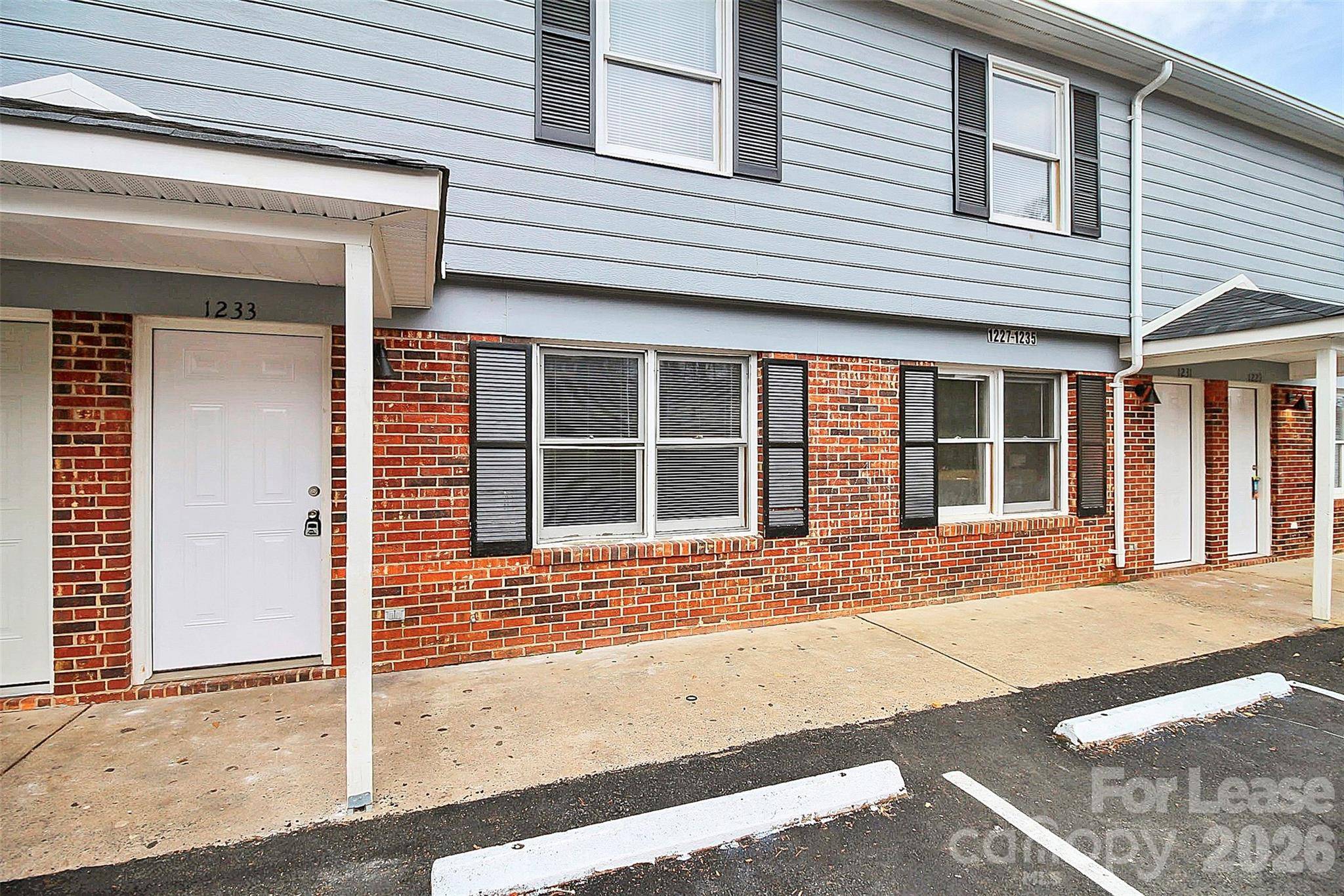 1233 Anderson ST, Gastonia, NC 28054