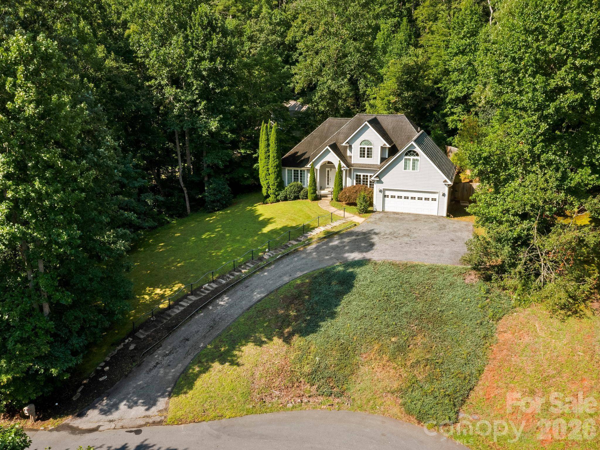 306 Golden Hawk TRL, Asheville, NC 28805