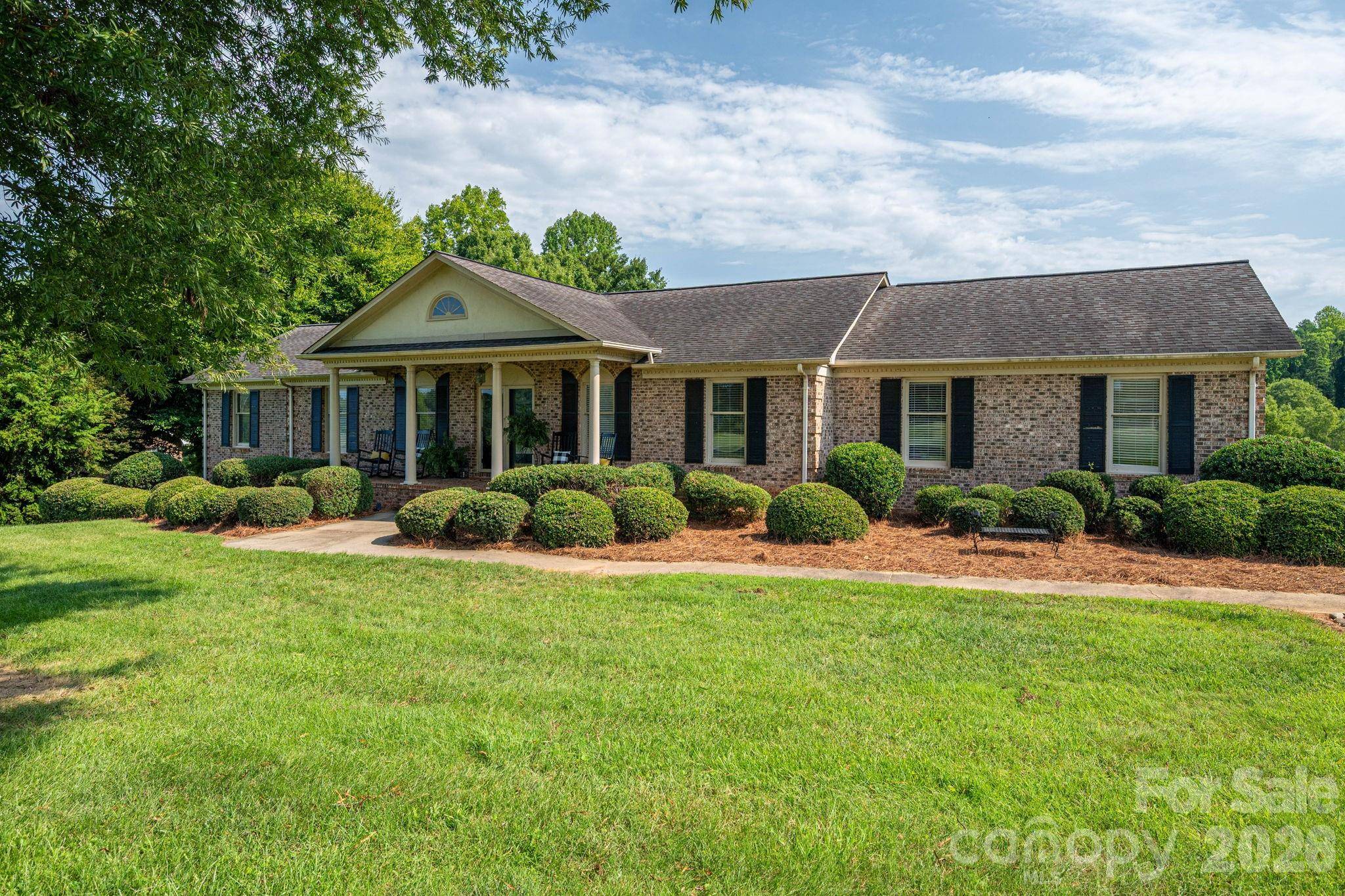 1000 Country Club DR, Cherryville, NC 28021