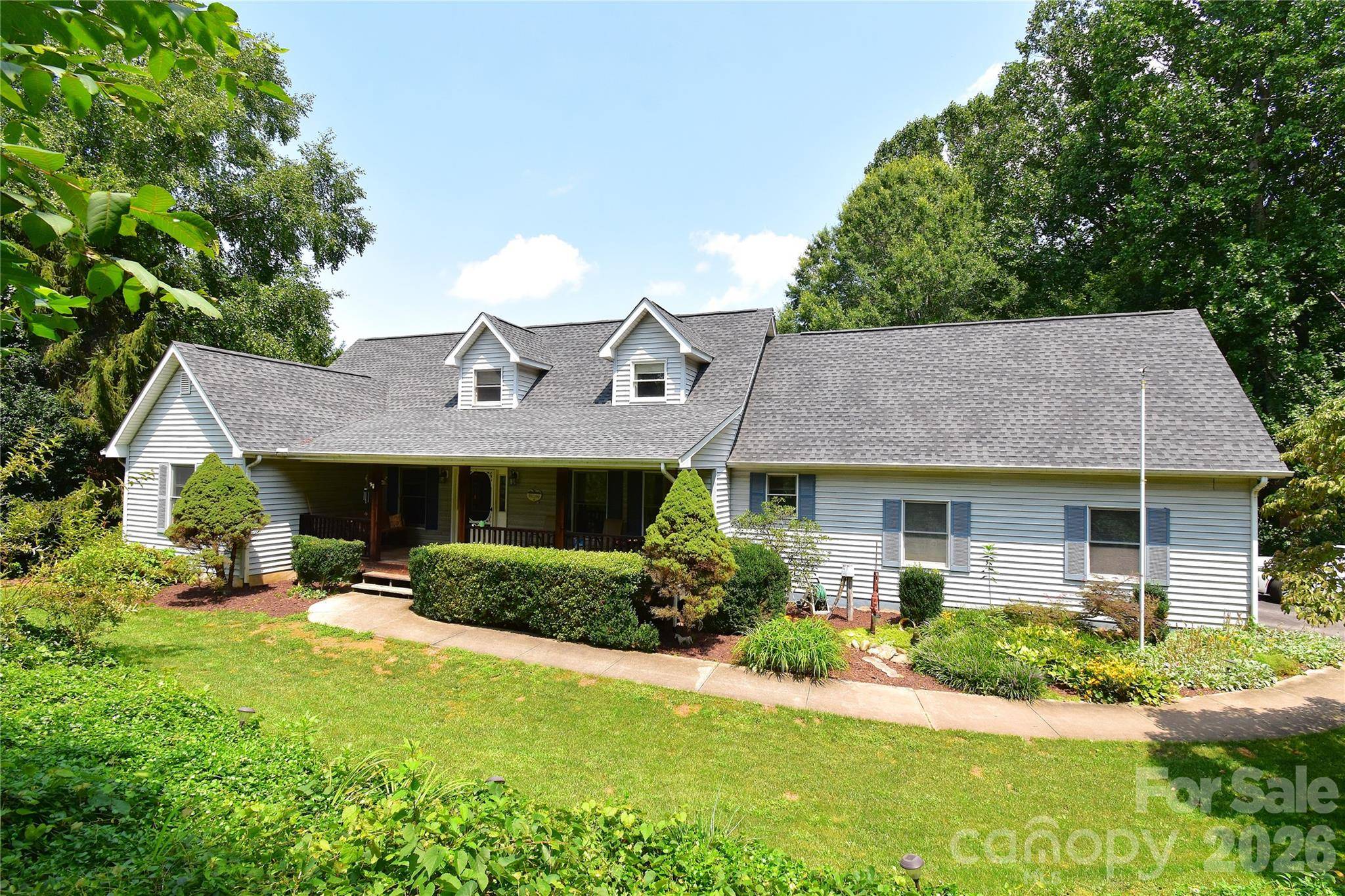 36 Cardinal LN, Candler, NC 28715