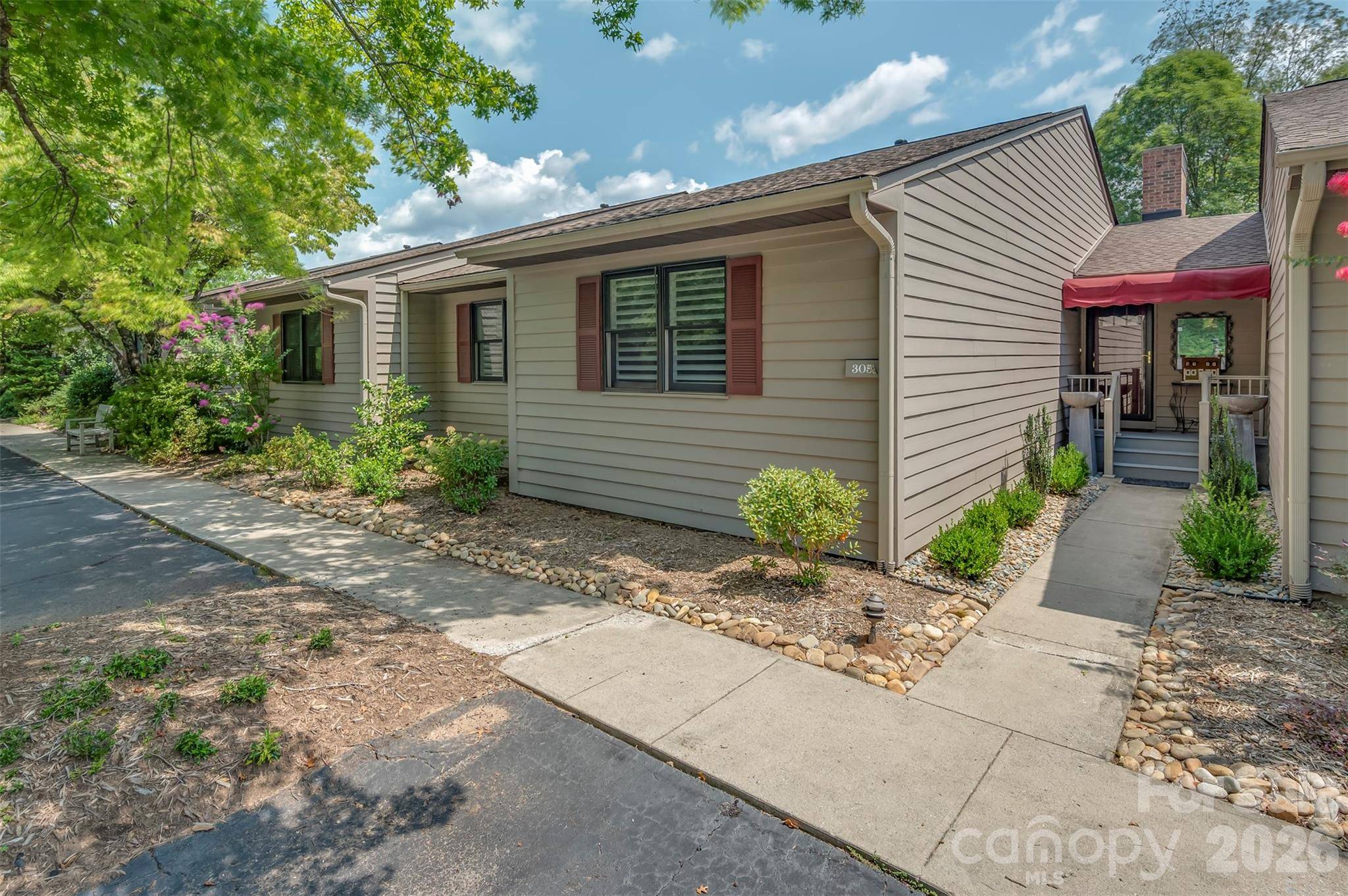 77 Chestnut ST #305, Tryon, NC 28782