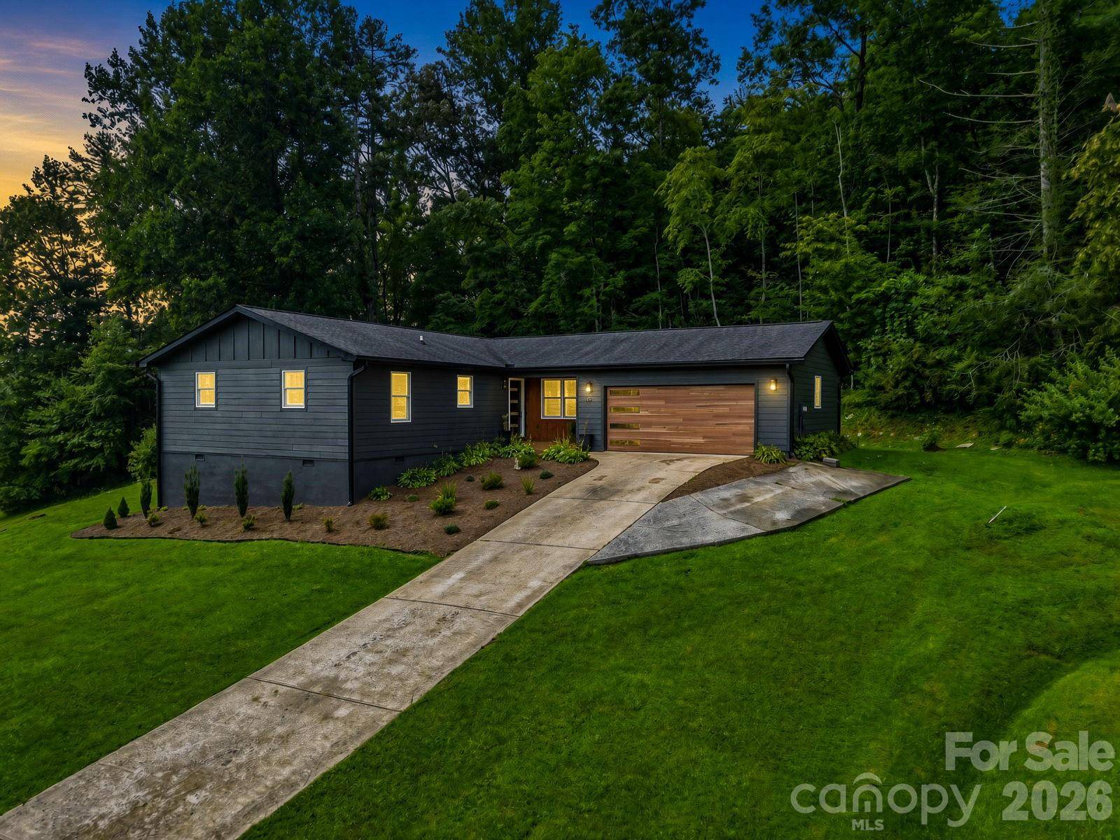 89 Hillview CIR, Brevard, NC 28712