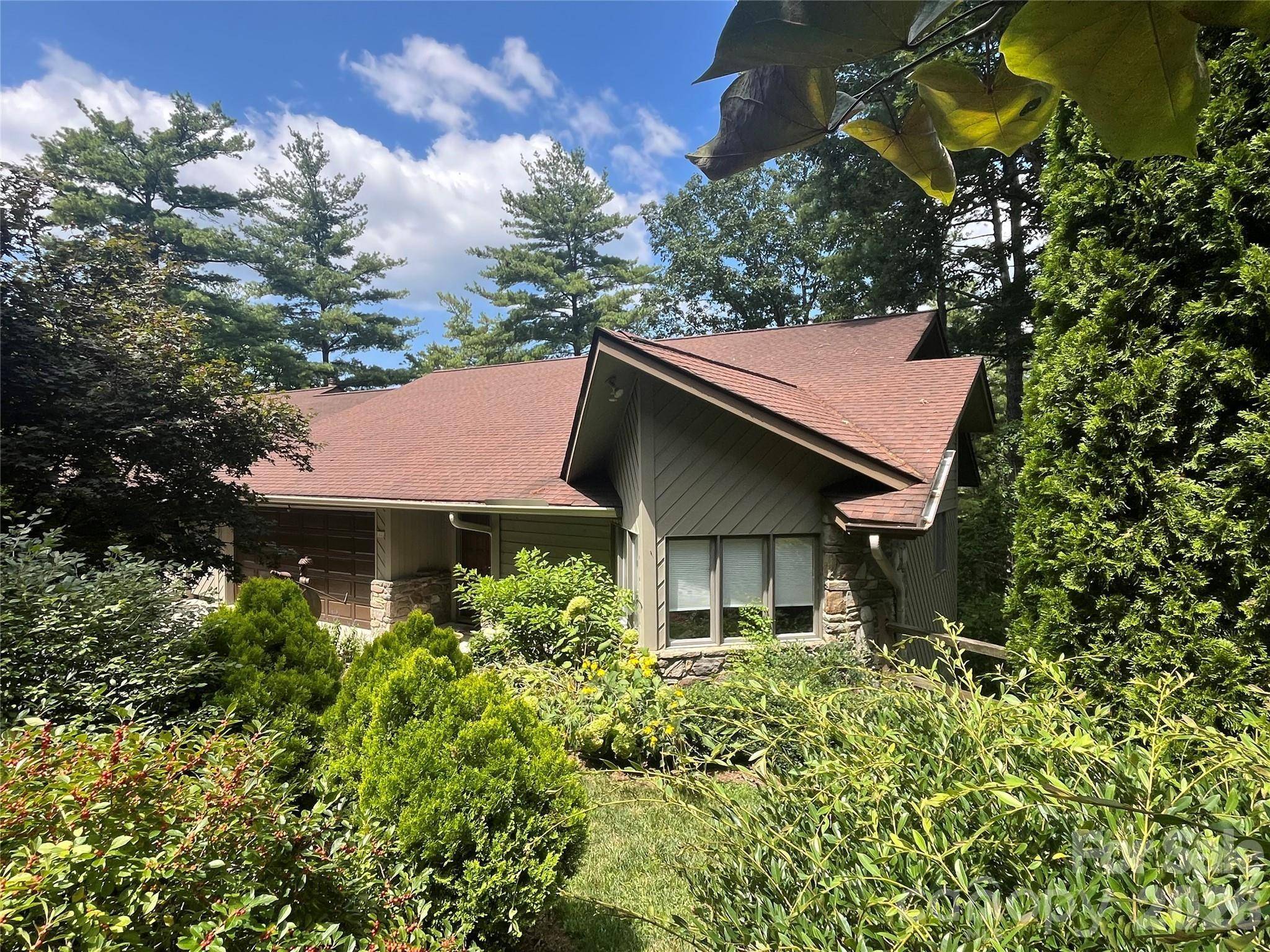 2902-A Timber TRL, Asheville, NC 28804