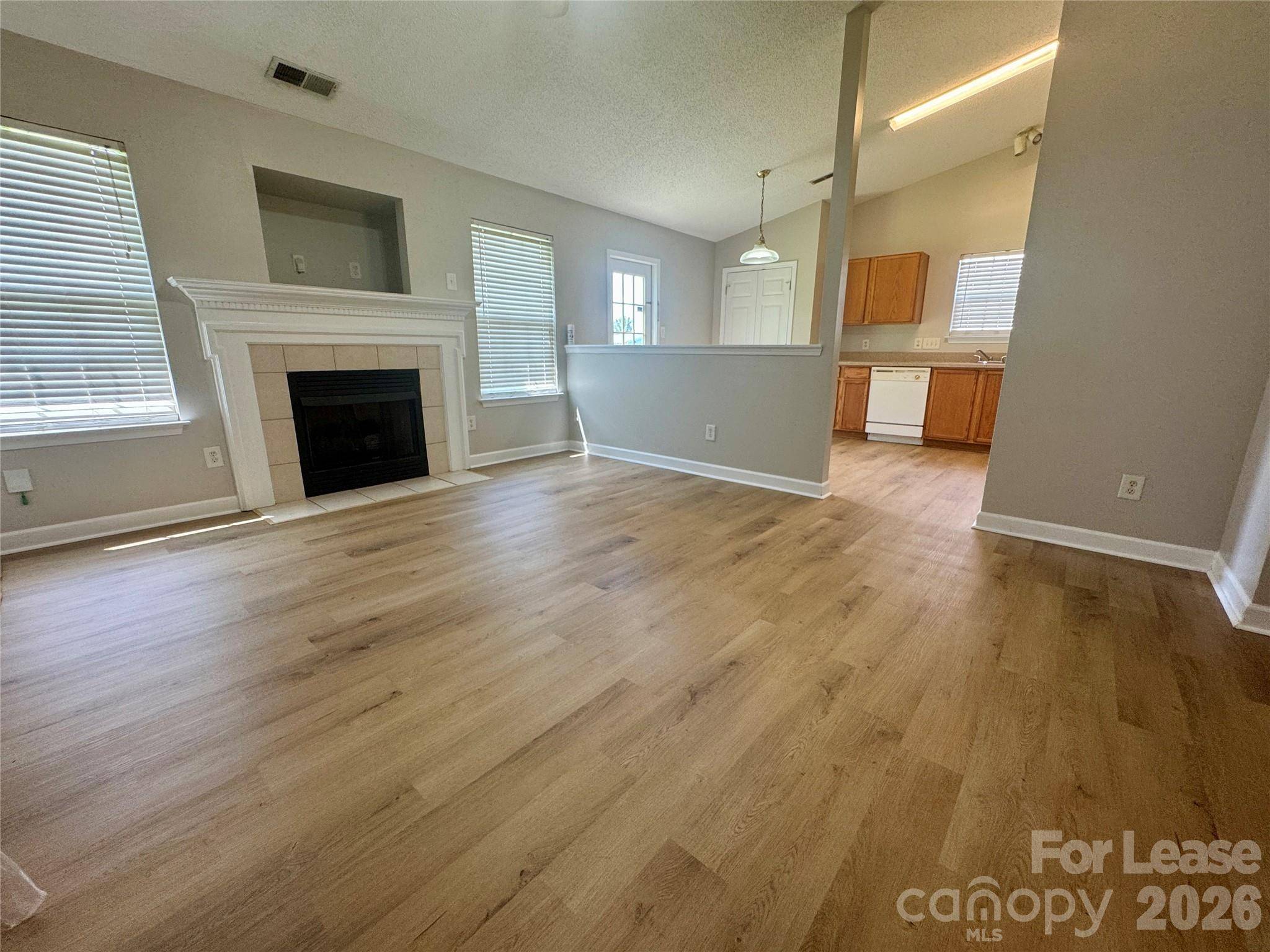 521 River View DR, Lowell, NC 28098