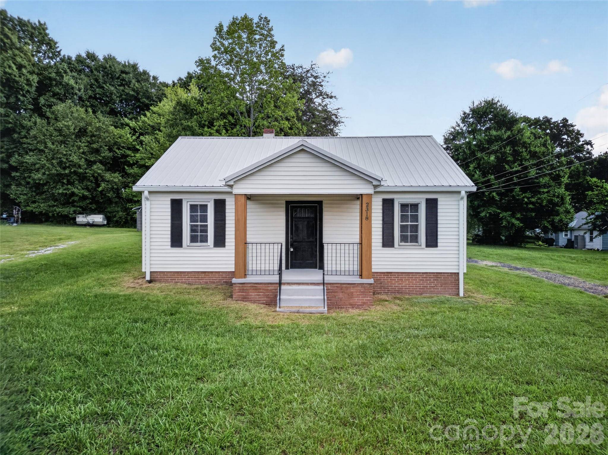 2318 32nd ST NE, Hickory, NC 28601