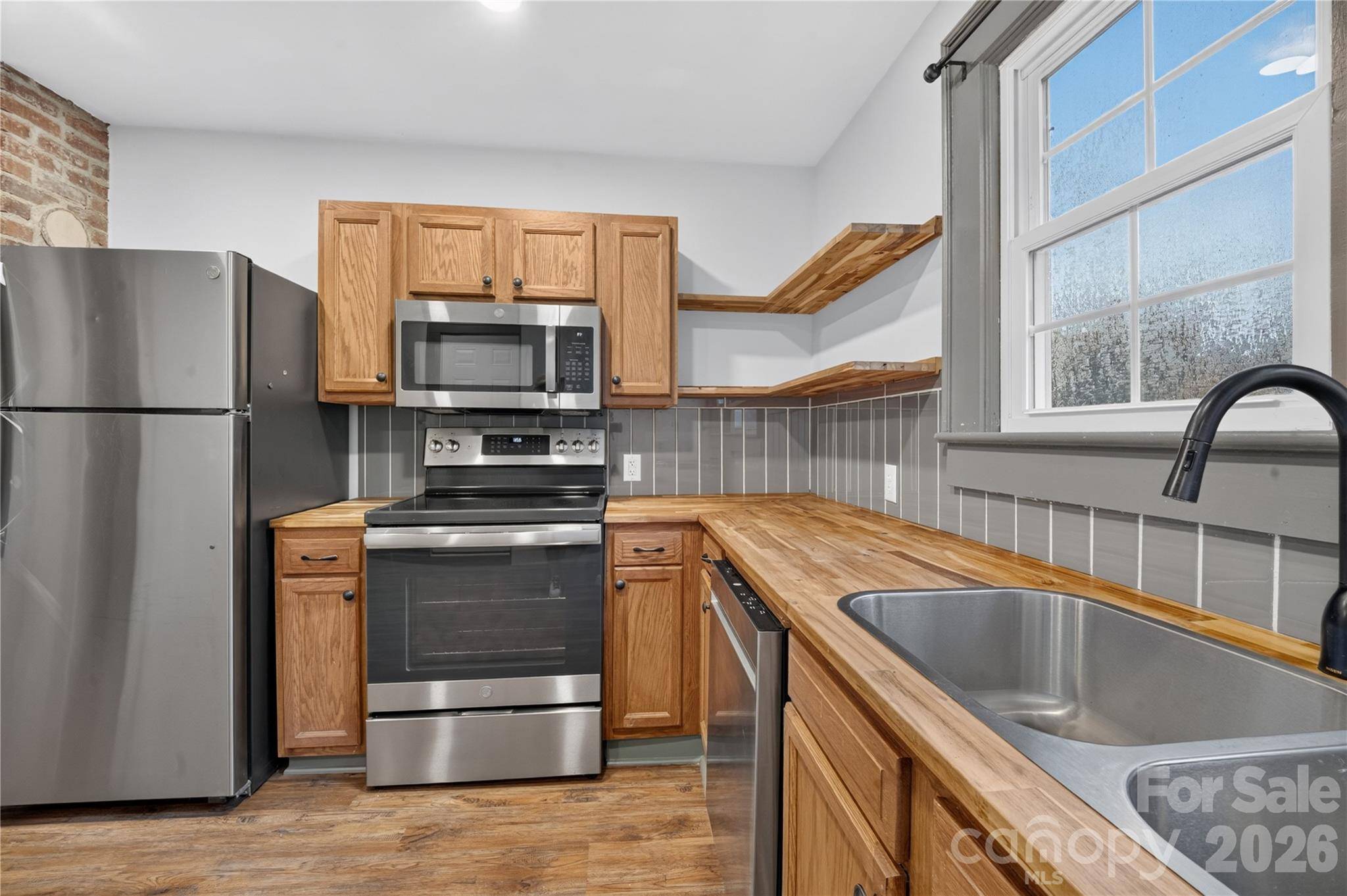 2318 32nd ST NE, Hickory, NC 28601