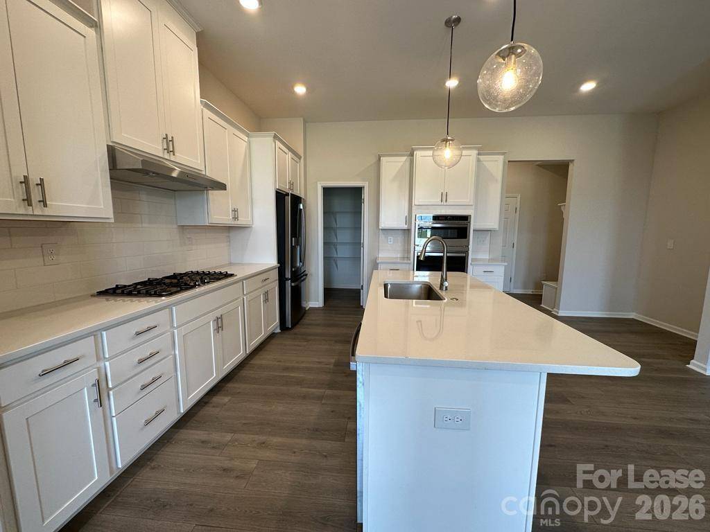 9233 Harwen LN, Charlotte, NC 28215