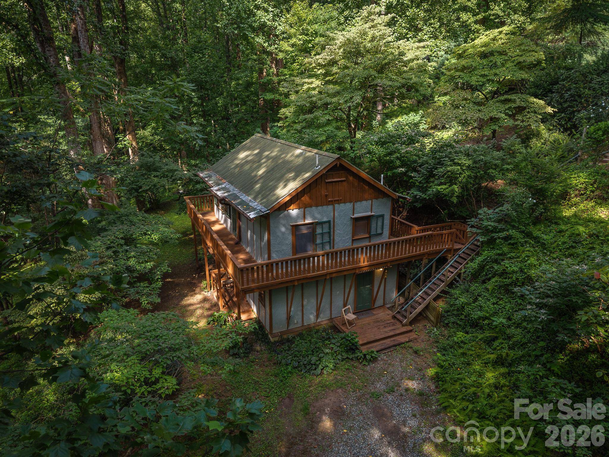 1051 Frost RD, Saluda, NC 28773