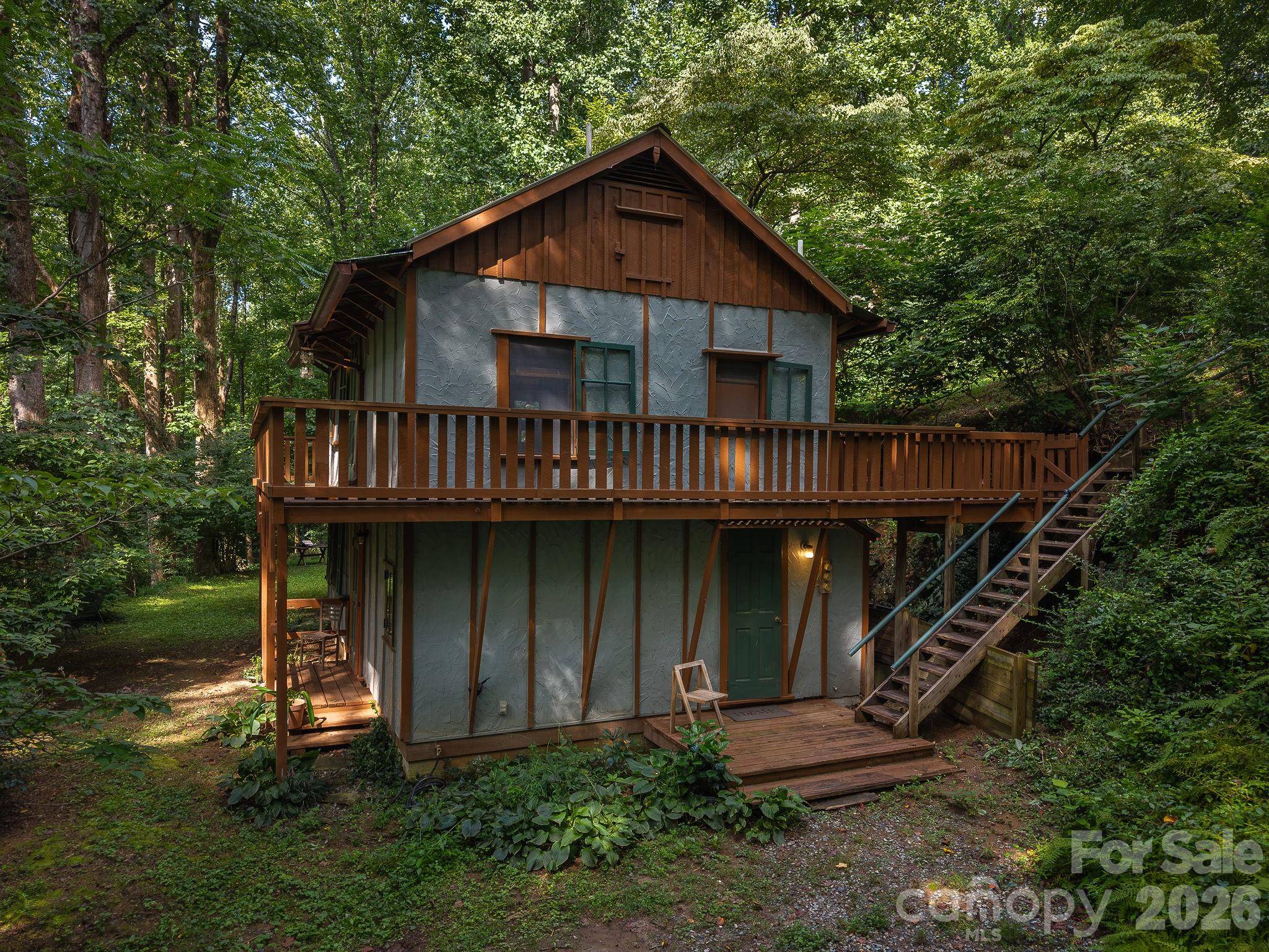 1051 Frost RD, Saluda, NC 28773