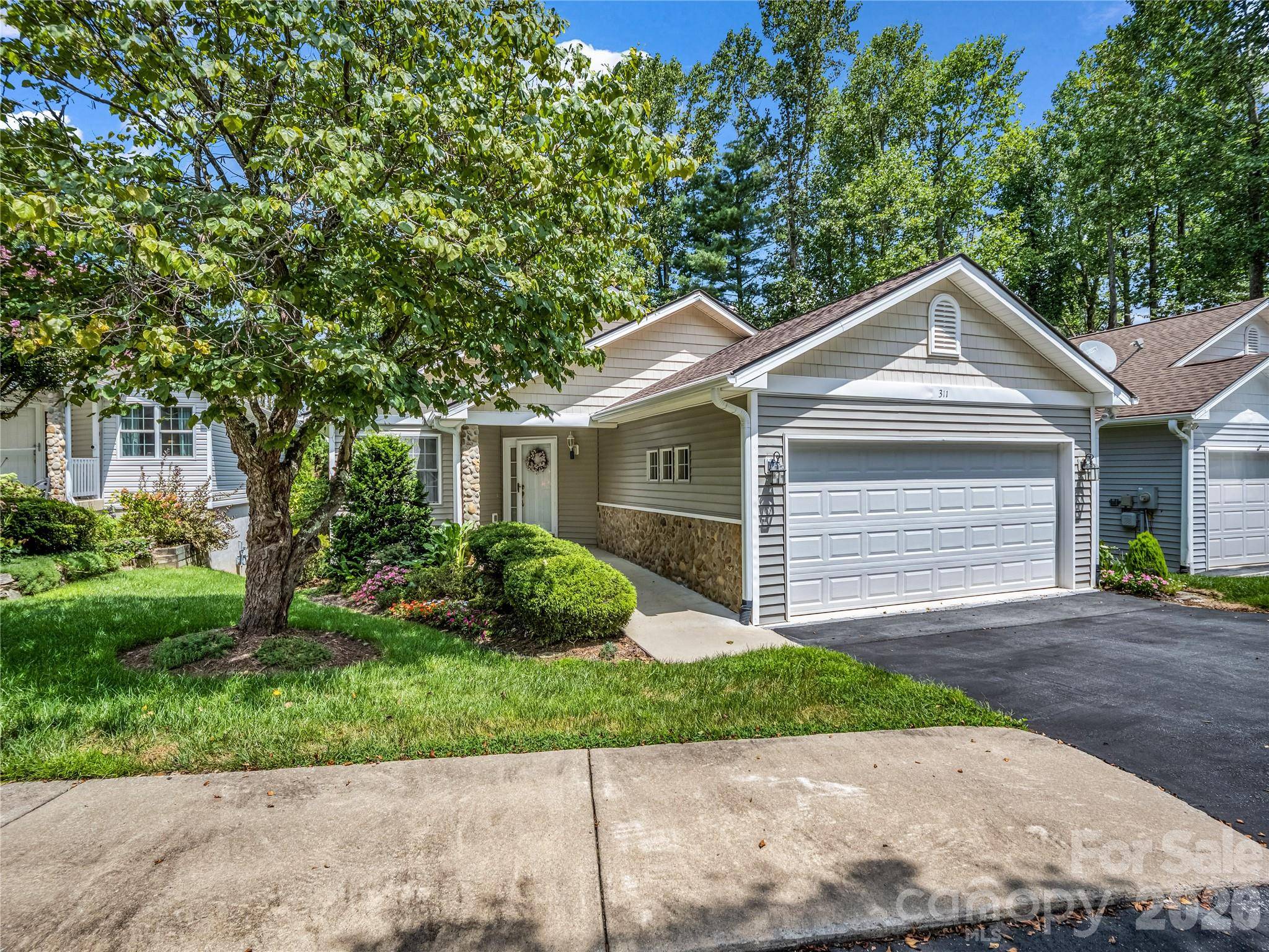 311 Ewarts Hill RD, Hendersonville, NC 28739