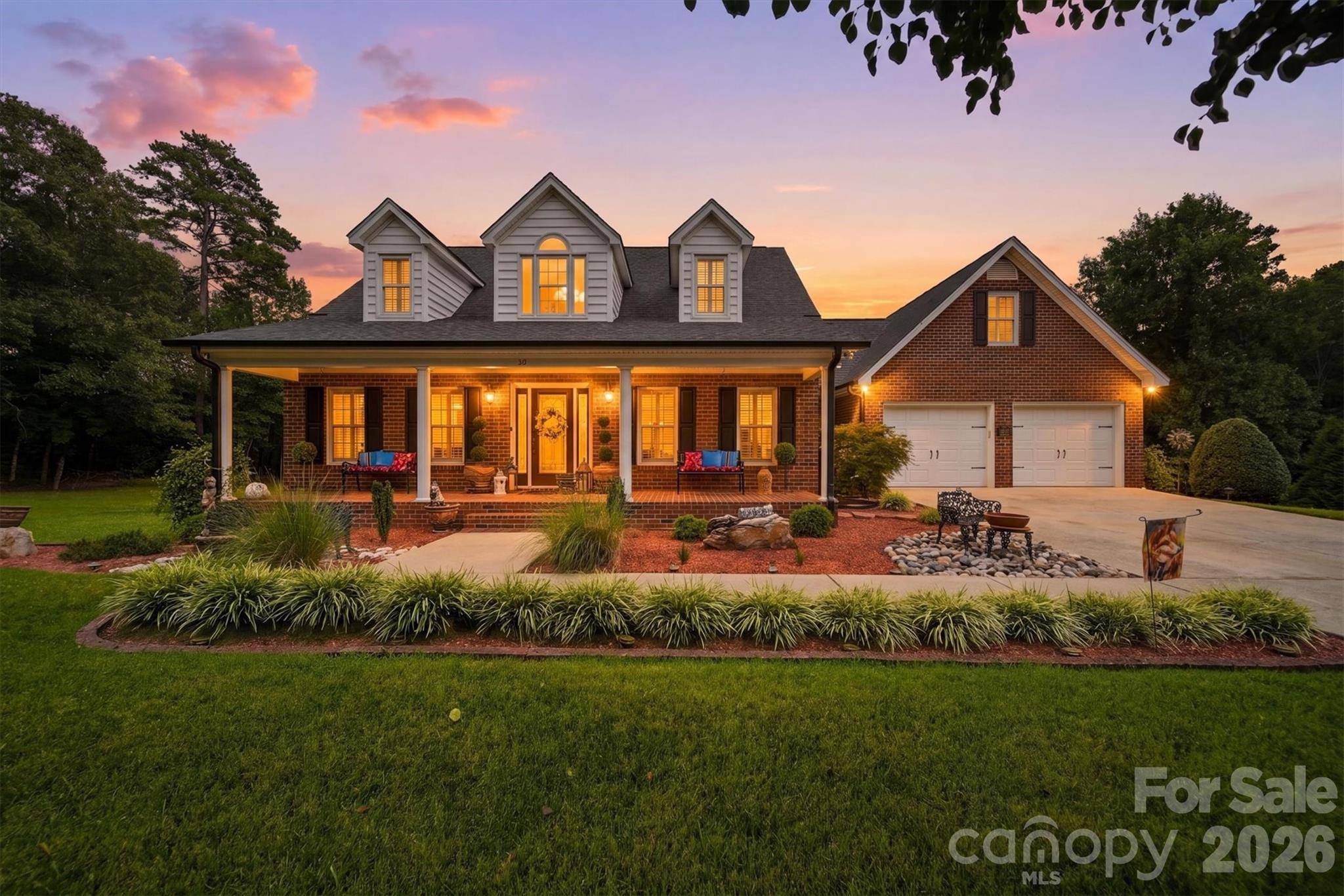 85 Charleston CT, Hickory, NC 28601