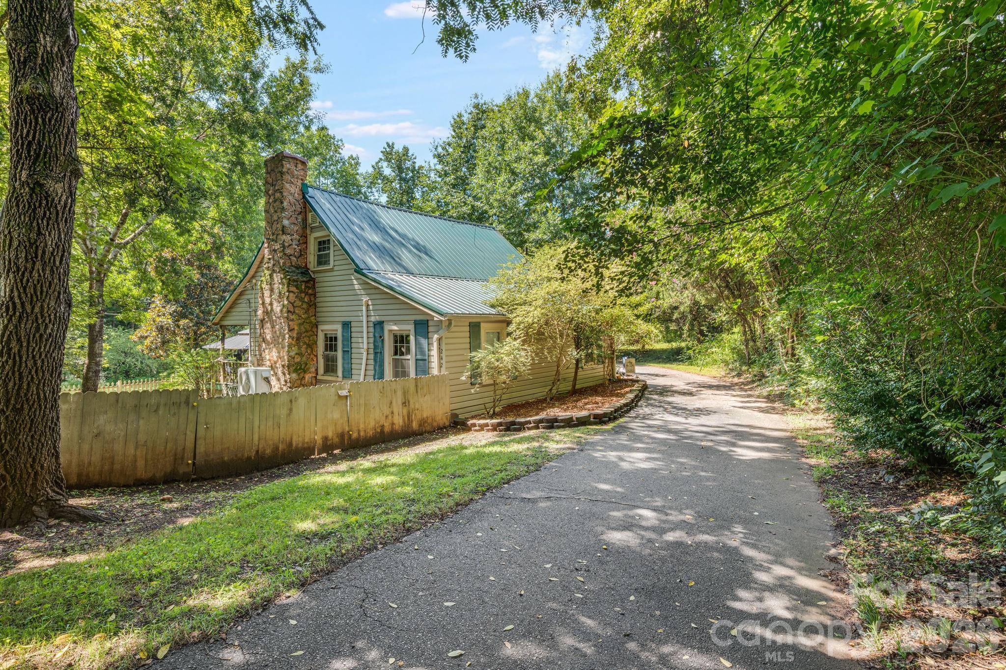 242 Whitney BLVD, Lake Lure, NC 28746