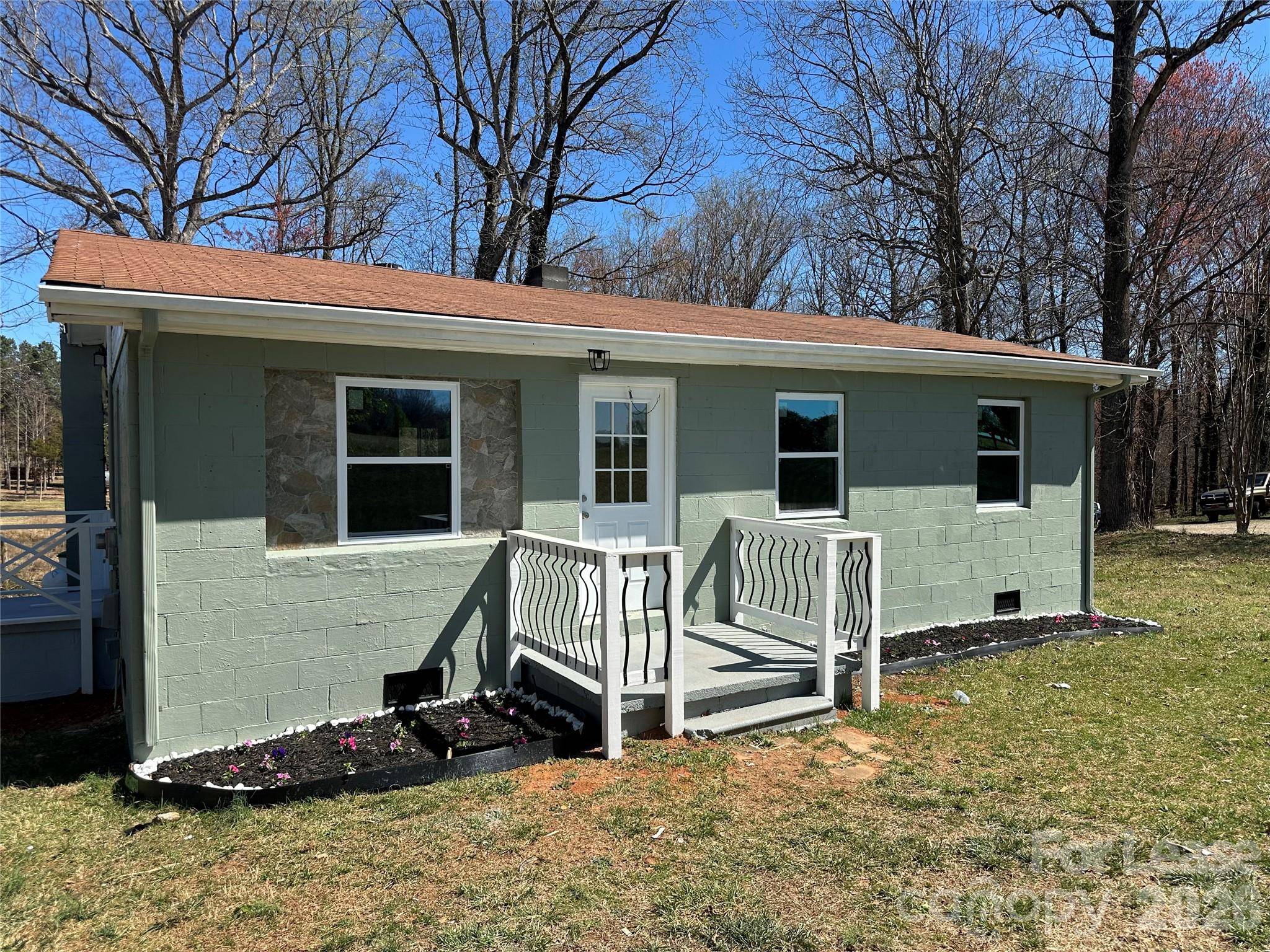 209 Brookview RD, Statesville, NC 28625