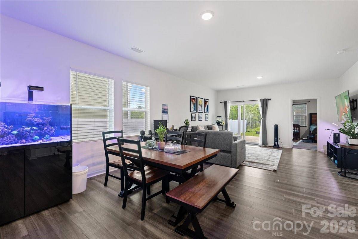 144 BABBLING BROOK DR, Clayton, NC 27520