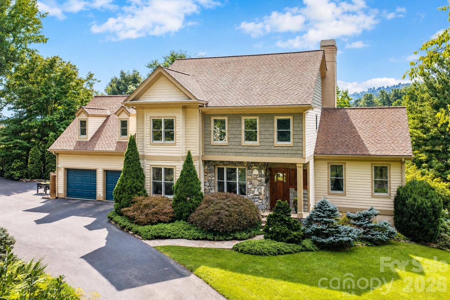 10 Blackberry LN, Asheville, NC 28804