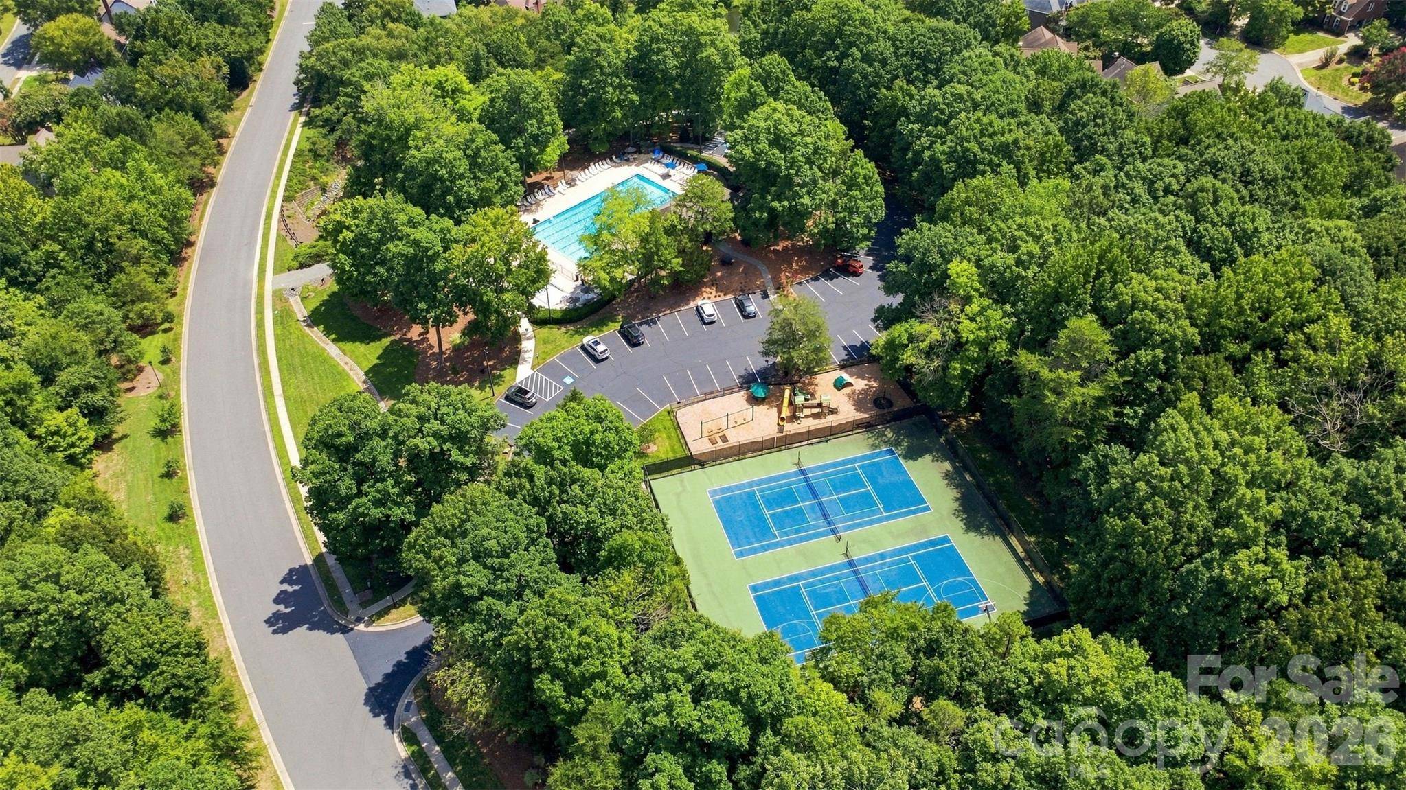 6813 Wolf Run DR, Charlotte, NC 28277
