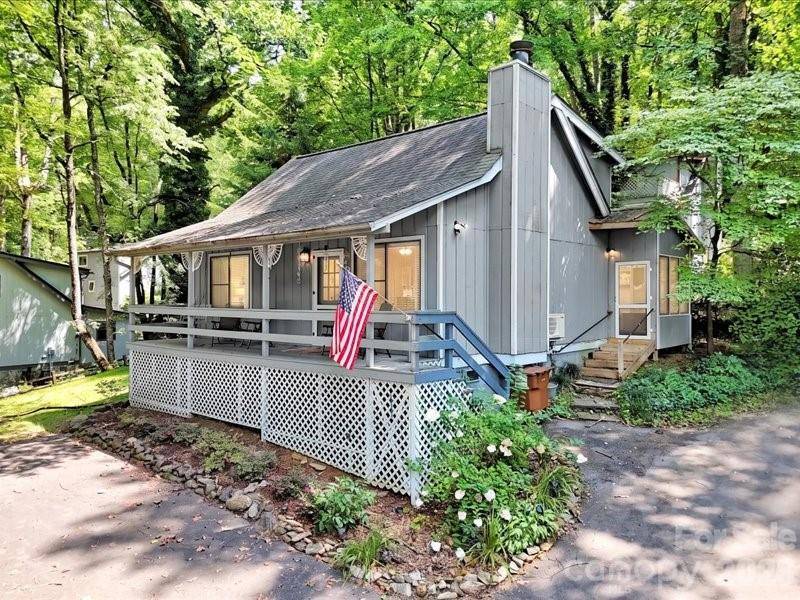 49 Lisa LN, Maggie Valley, NC 28751