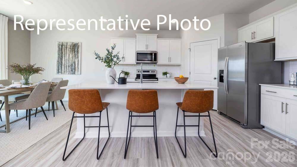 628 17th Avenue DR NE, Hickory, NC 28601